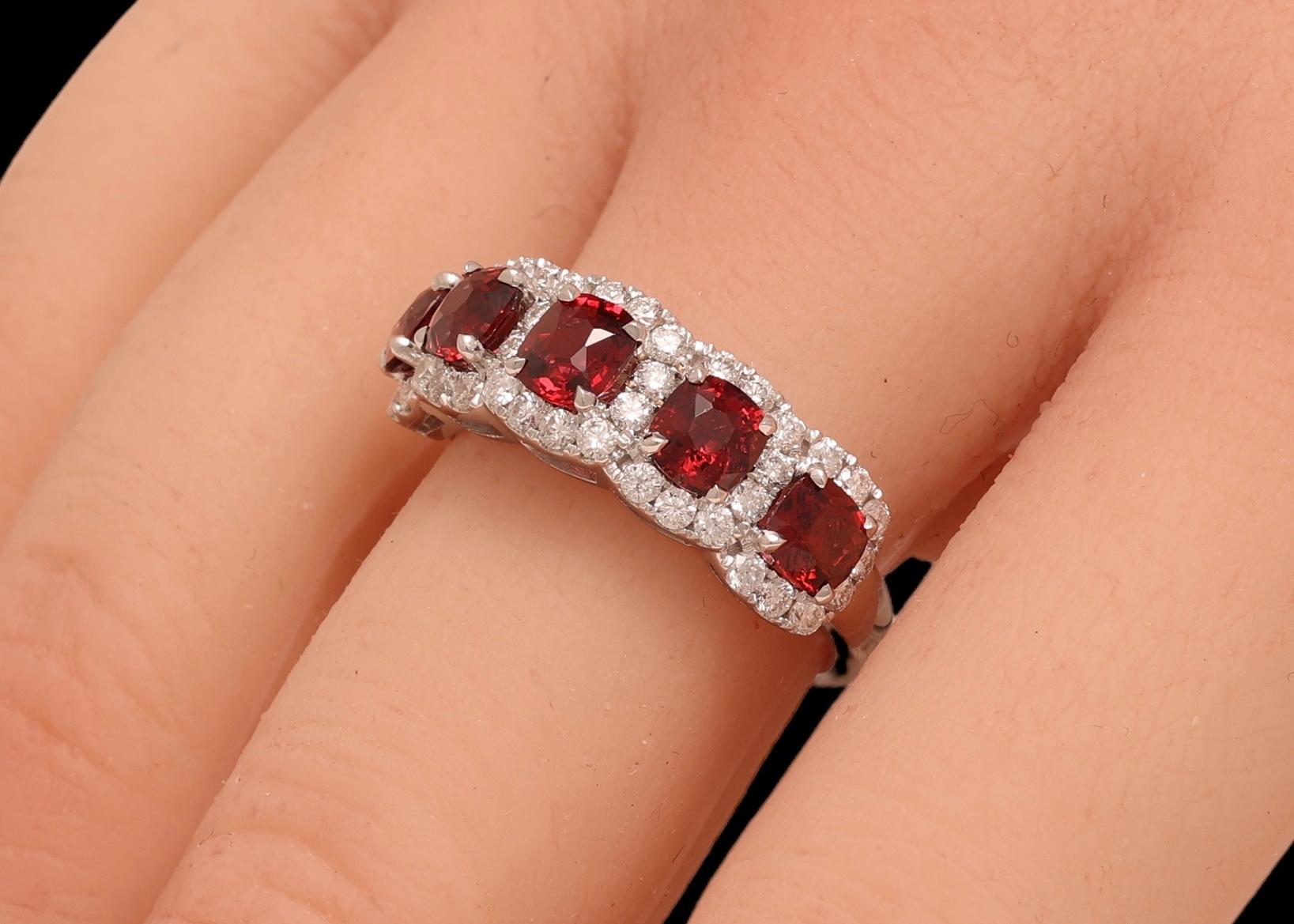 18 kt. Ring mit 5 burmesischen natürlichen NH-Spinell-Edelsteinen im Brillantschliff und Diamanten im Brillantschliff 3