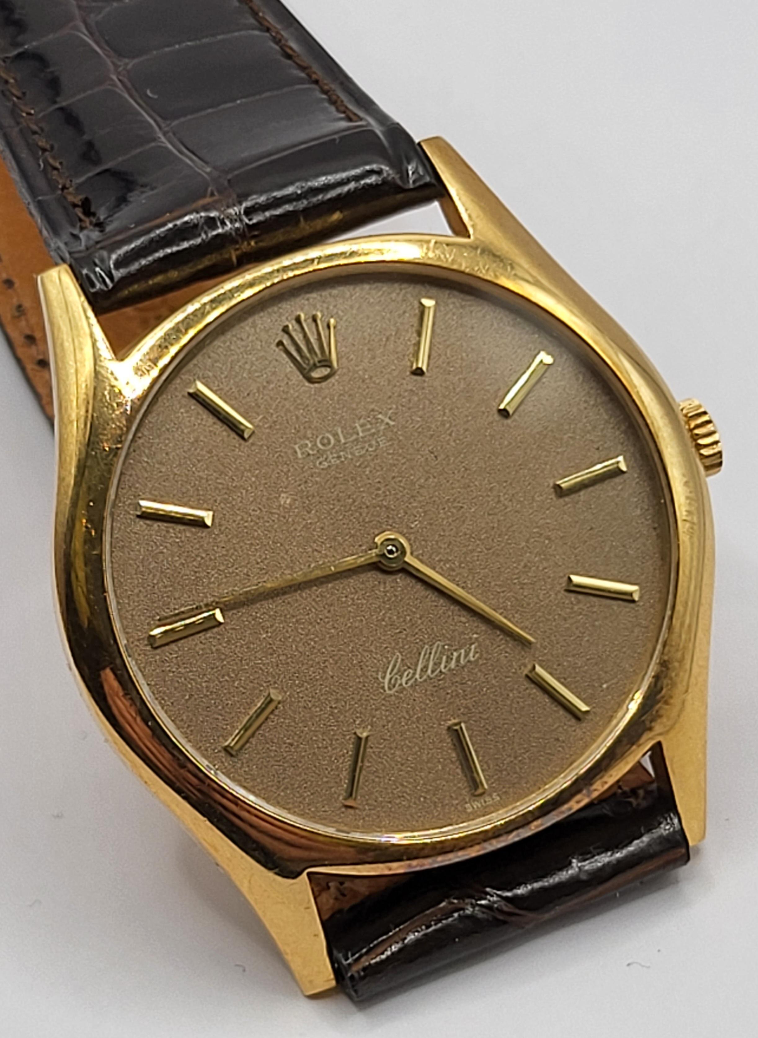 18 kt. Rolex Cellini Wrist Watch Ref 3904 Mechanical Manual Winding Caliber 1600 Collectors

Ref: 3904

Movement: Mechanical, Manual Movement, Cal. 1600

Functions: Hours, minutes

Case : 18 kt. gold, Diameter 31.5 mm x Thickness 5.2 mm 

Dial: Gold