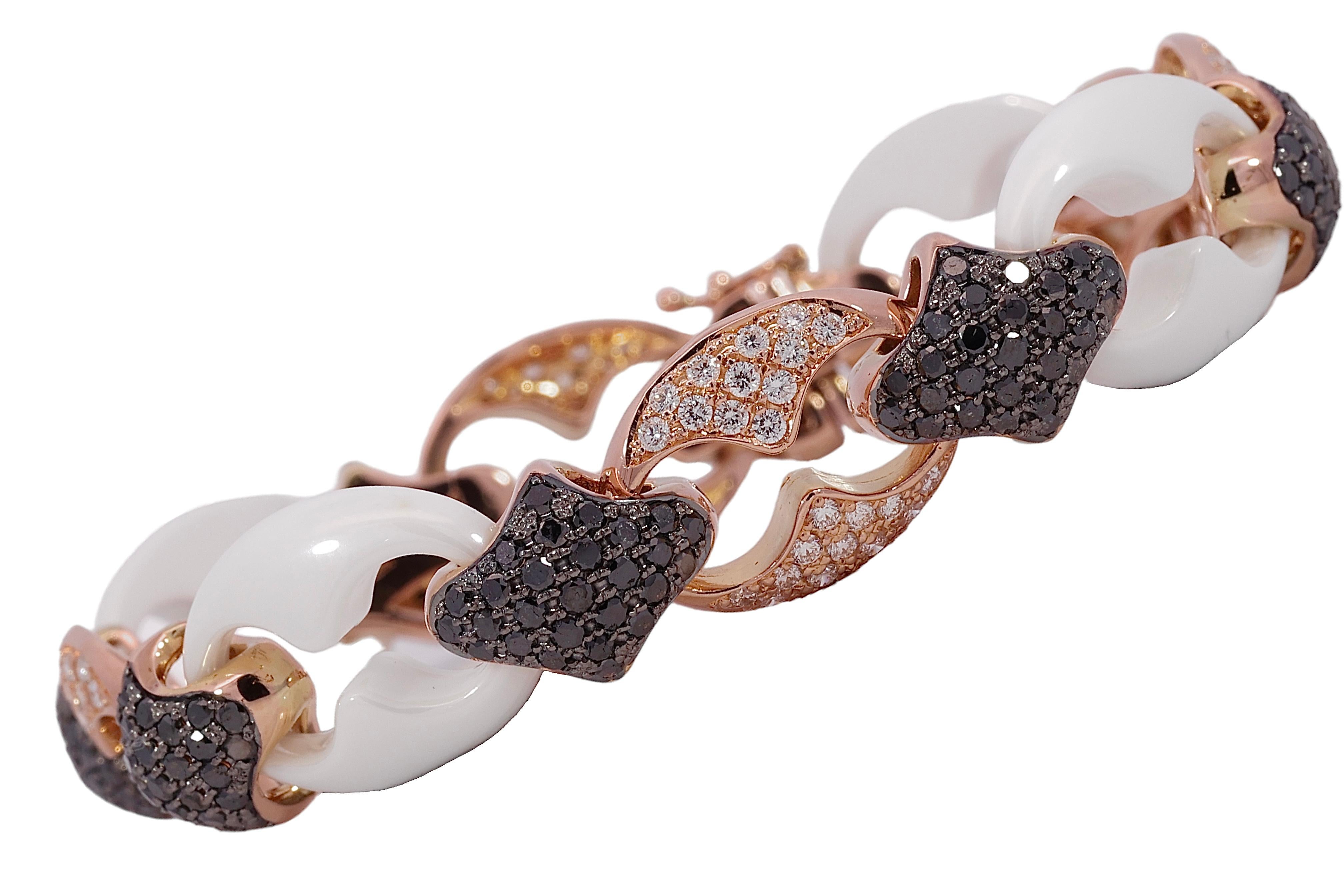 Modern 18 kt. Rose Gold & Ceramic Bracelet Set with 6.36 ct. Black and white Diamonds For Sale