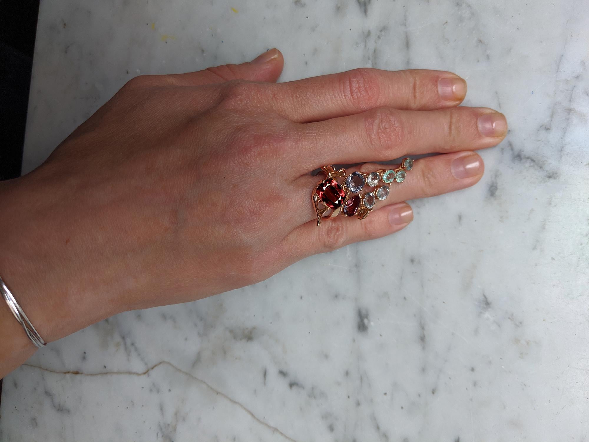 Rose Gold Cluster Ring with 14 Carats Pink Sapphires and Paraiba Tourmalines For Sale 3