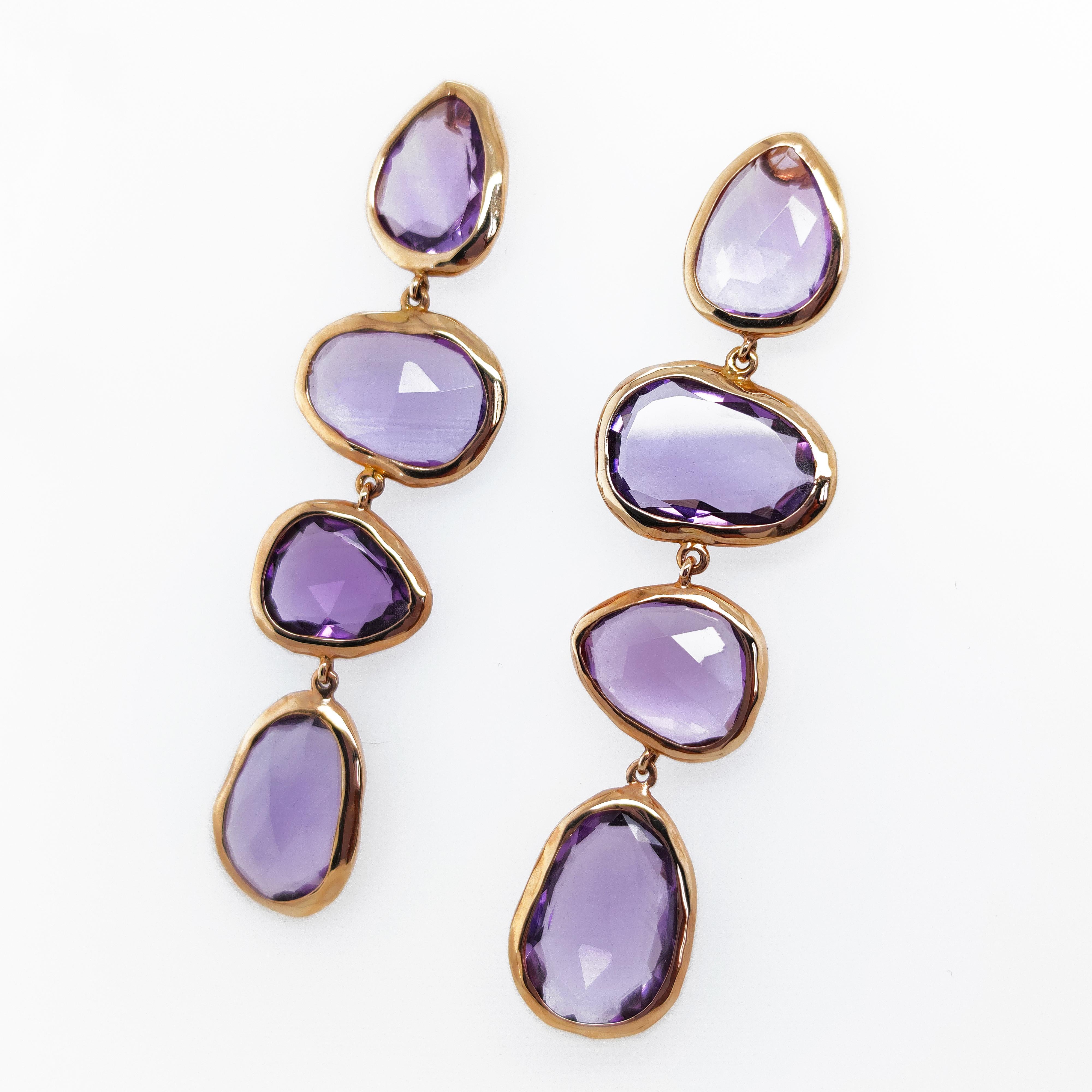 Modern 18 kt rose gold dangling Dharma Earrings with 8 faceted amethysts  For Sale