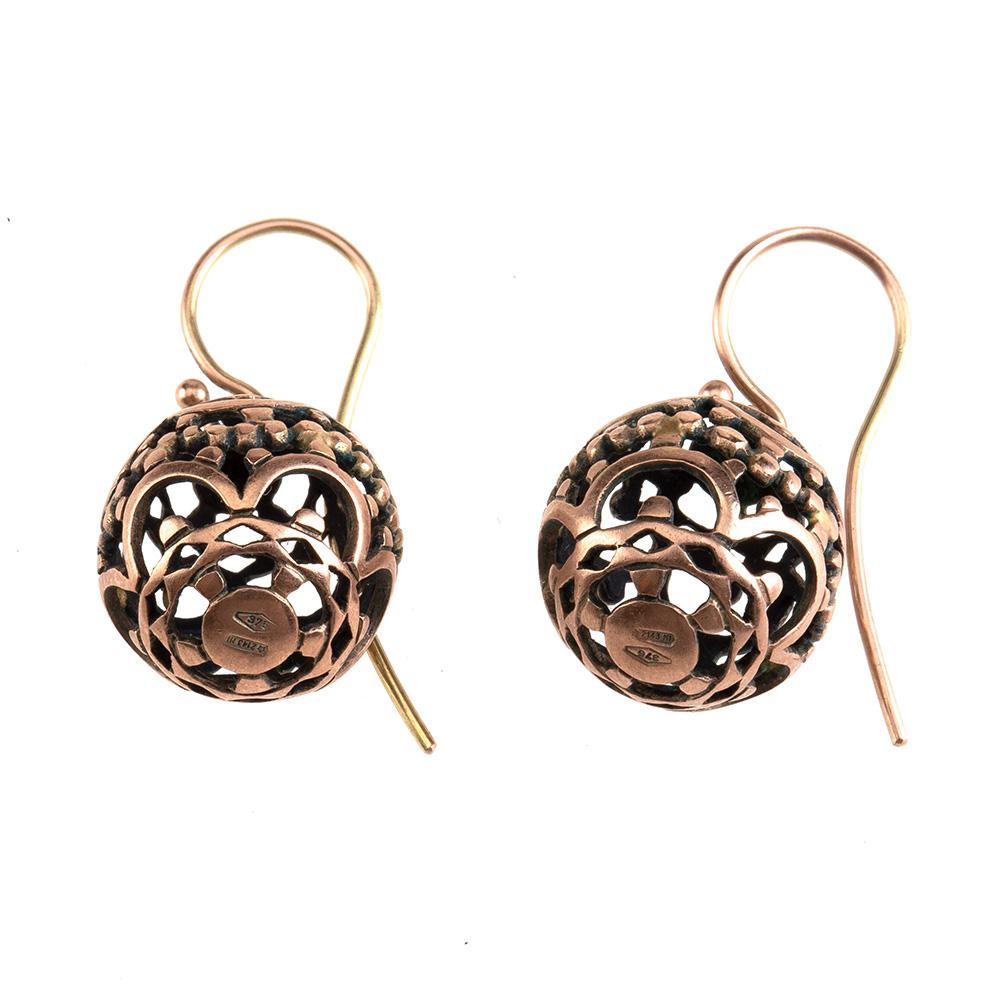 Carved 18 kt Rose Gold Earrings gr 10,20.
All Giulia Colussi jewelry is new and has never been previously owned or worn. Each item will arrive at your door beautifully gift wrapped in our boxes, put inside an elegant pouch or jewel box.
