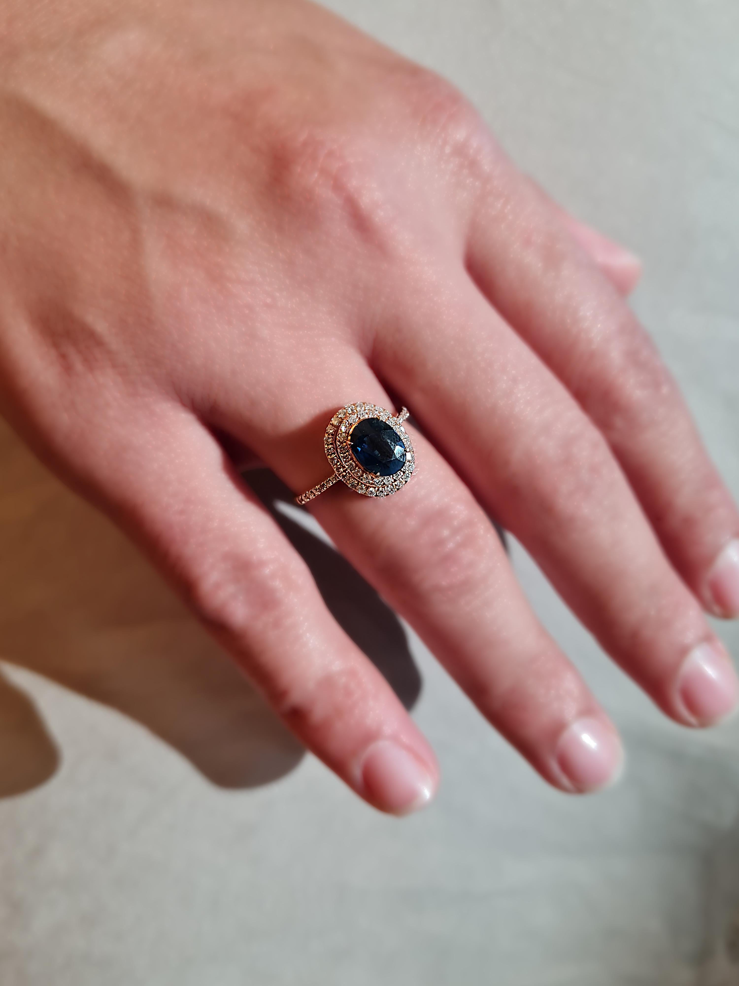 Bague de succession en or rose 18 carats avec saphirs bleus taille ovale et diamants en vente 4