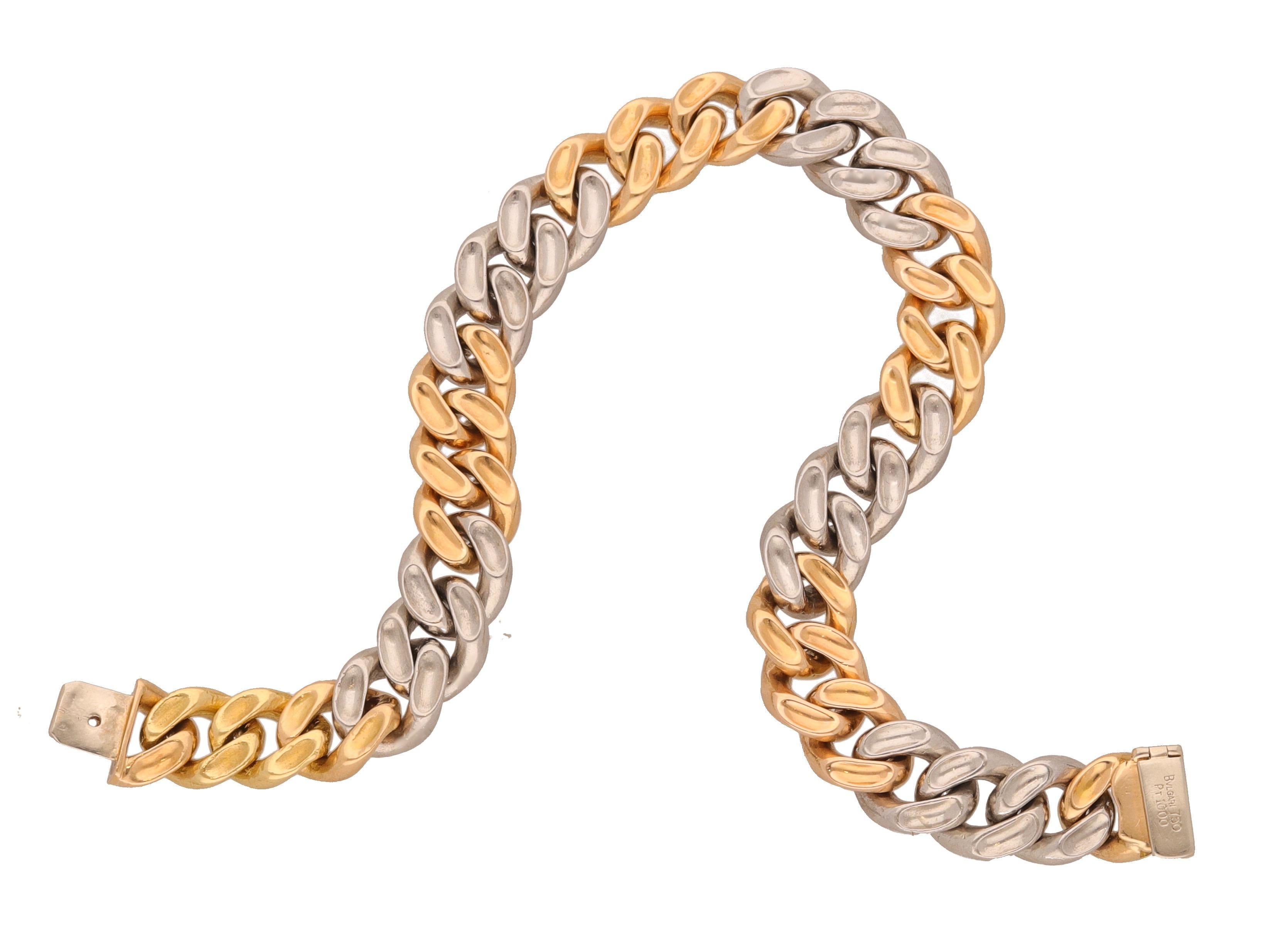 18 Kt. rose gold and platinum groumette bracelet signed by Bulgari.
This elegant chain bracelet can be easily combine with any style.
Comes in the original box.
1980 circa.