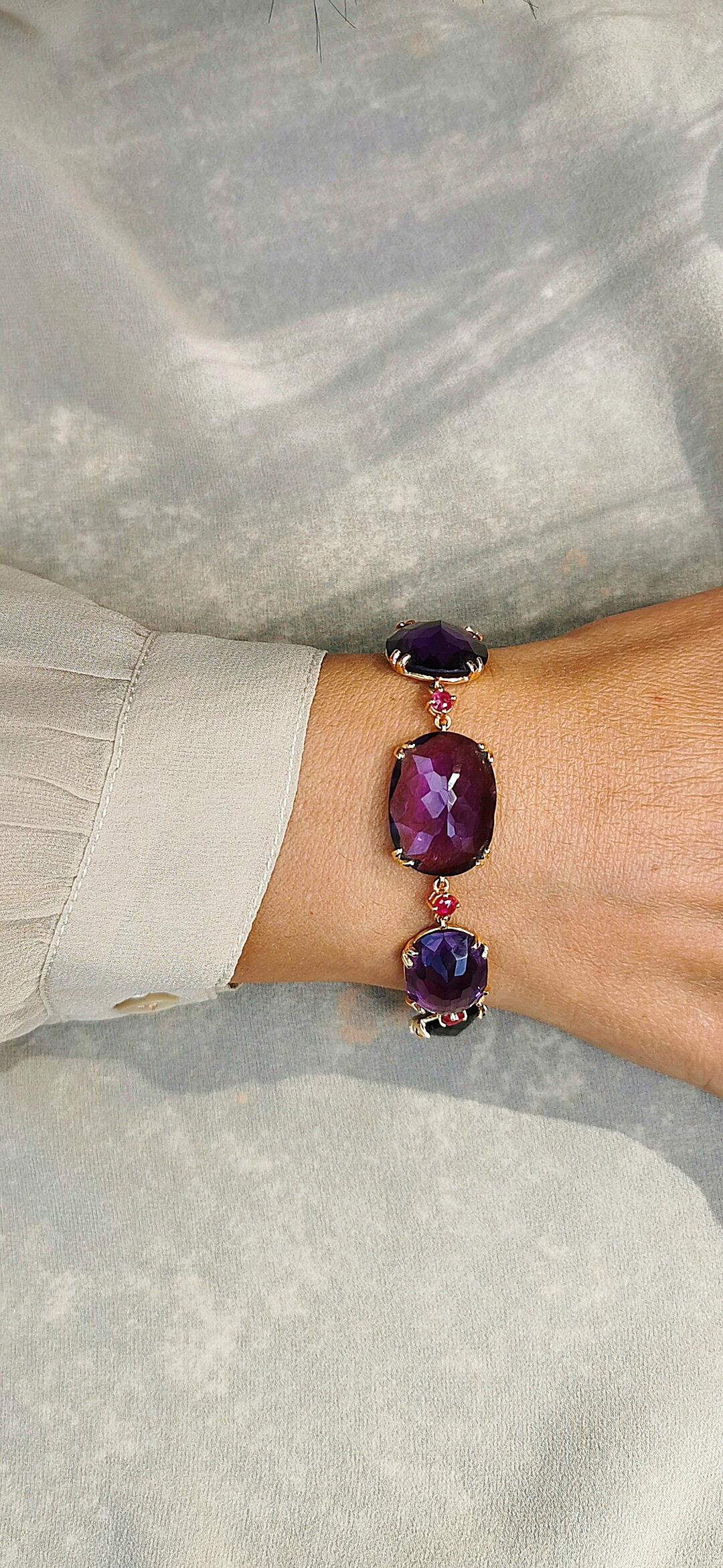 Contemporary 18 Kt Rose Gold Purple Quartz and Rubies Bracelet For Sale