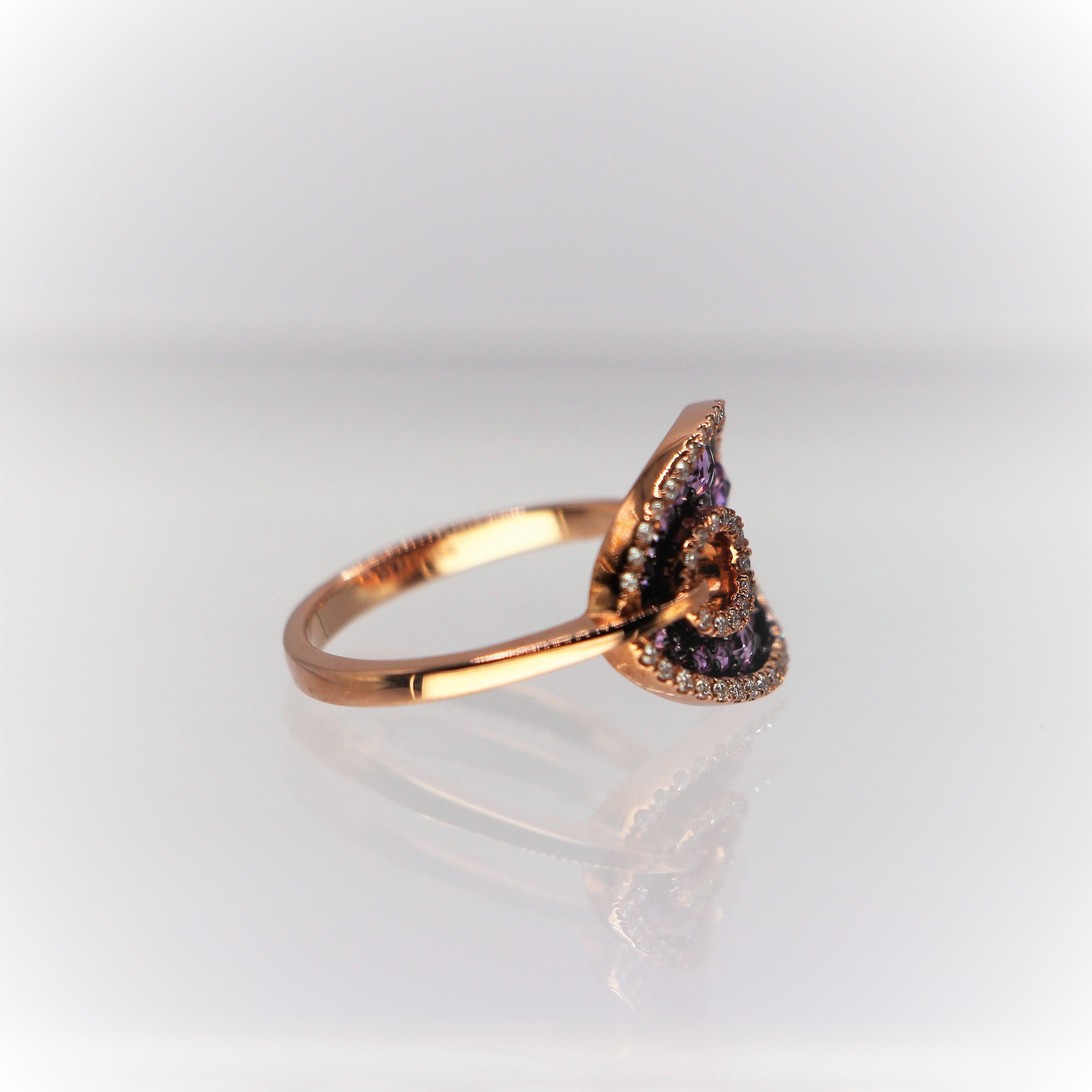 18 Karat Roségold Ring mit farbigen, prächtigen Steinen Damen im Angebot