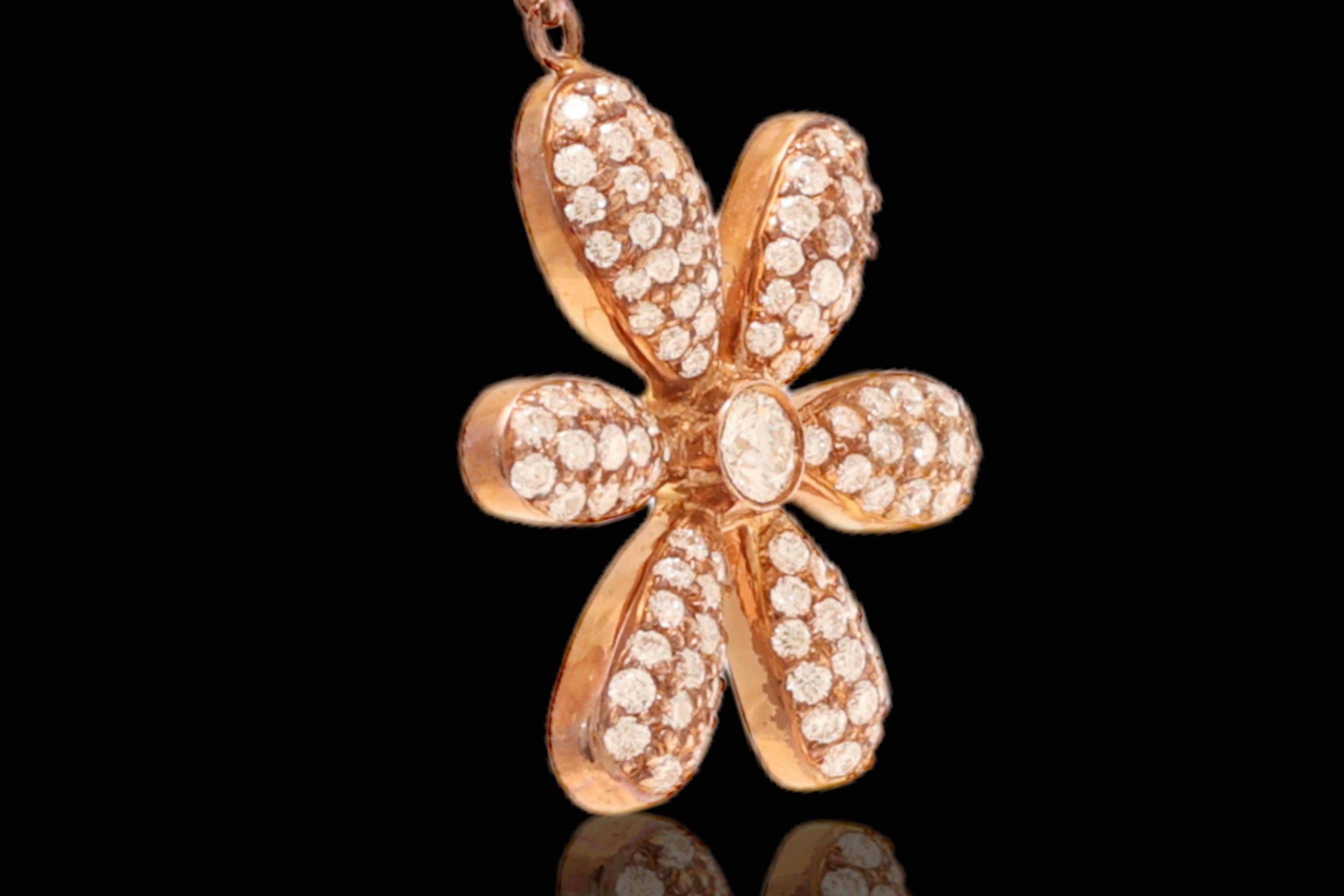 18 kt. Collier de fleurs et boucles d'oreilles pendantes en or rose avec 4,5 ct. Diamants en vente 7