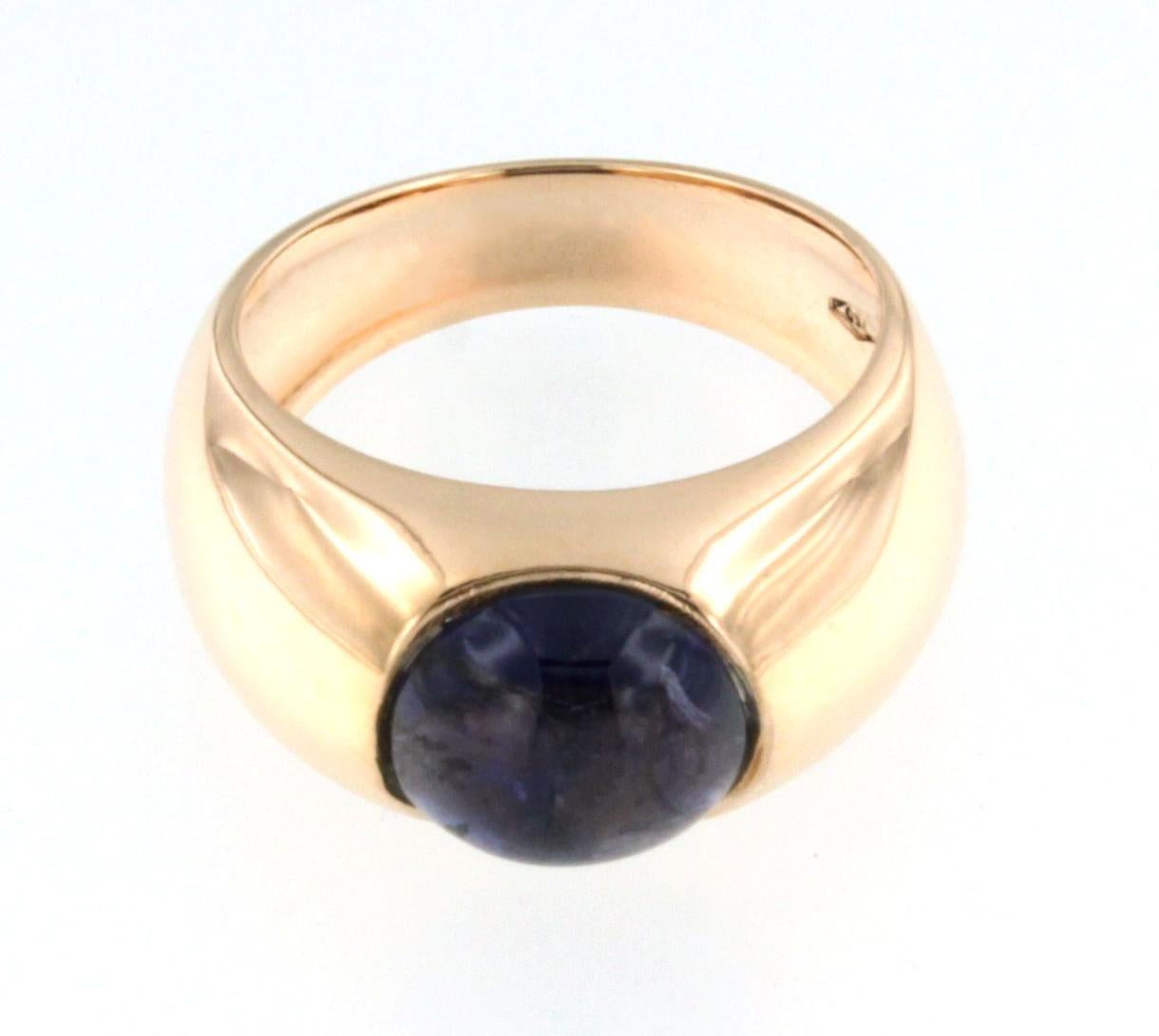 18 Kt Rose Gold with Iolite Stone Cabochon Cut Modern and Elegant Timeless Ring For Sale 1