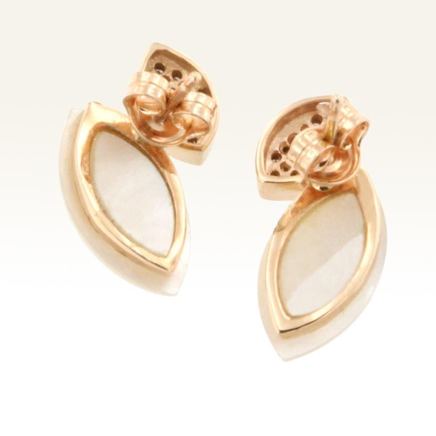 Ohrringe aus 18 Karat Roségold mit Perlmutt und weißen Diamanten im Zustand „Neu“ im Angebot in GALLARATE, IT