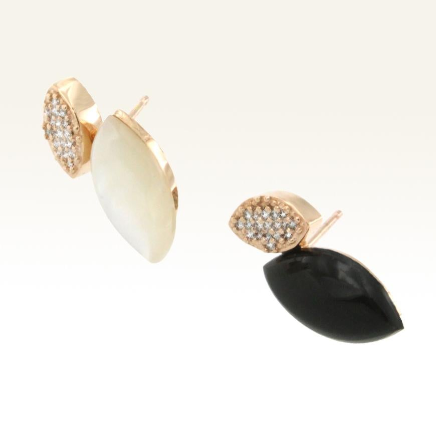 18 Karat Roségold Ohrringe mit Perlmutt und weißen Diamanten von Onix (Zeitgenössisch) im Angebot