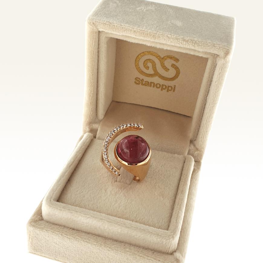 18 Kt Rose Gold with Pink Tourmaline and White Diamond Modern Cocktail  Ring In New Condition For Sale In GALLARATE, IT