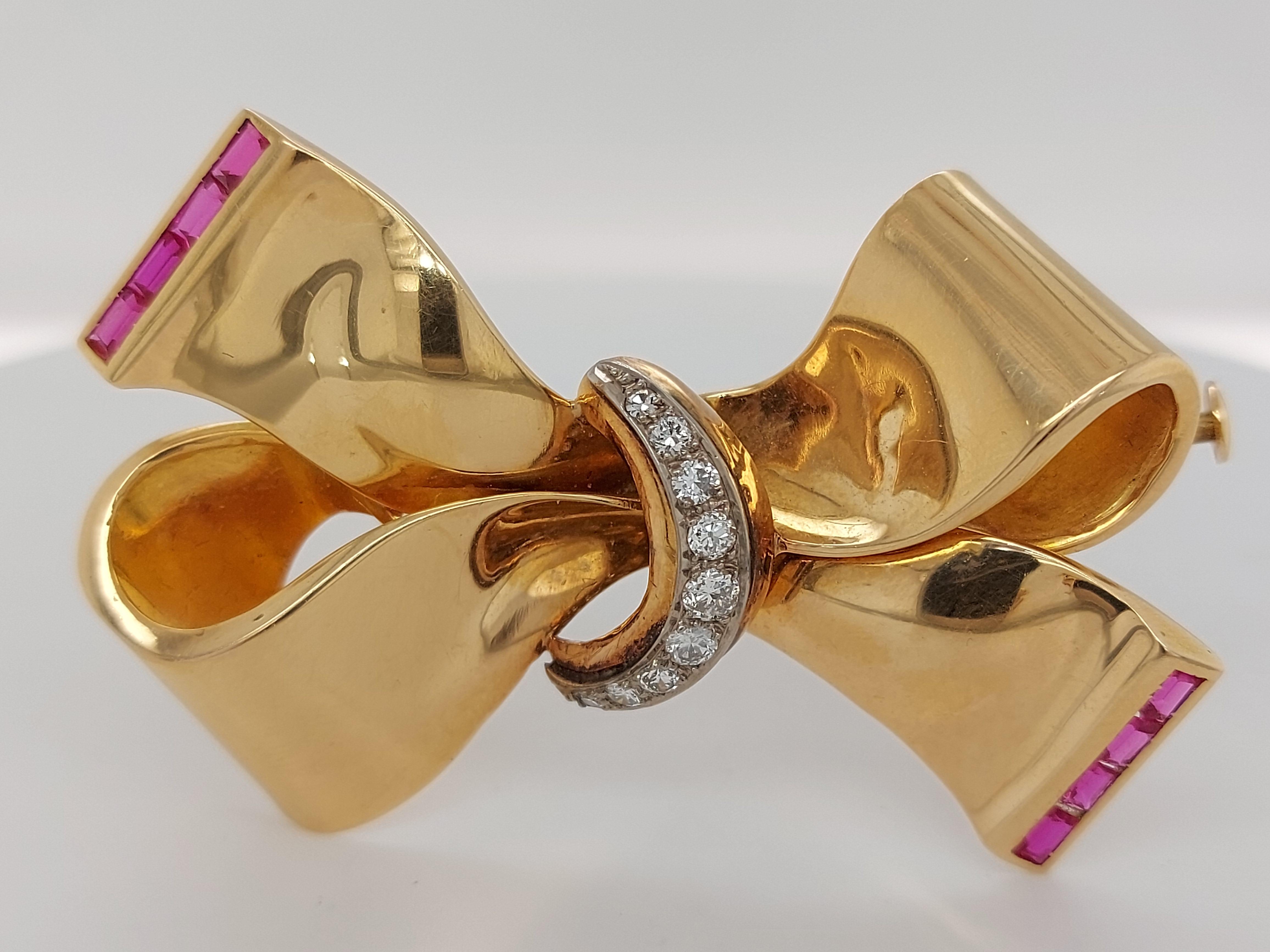 18 Karat Shiny Yellow Gold Bow / Ribbon Brooch Set with Diamonds and Rubies For Sale 2