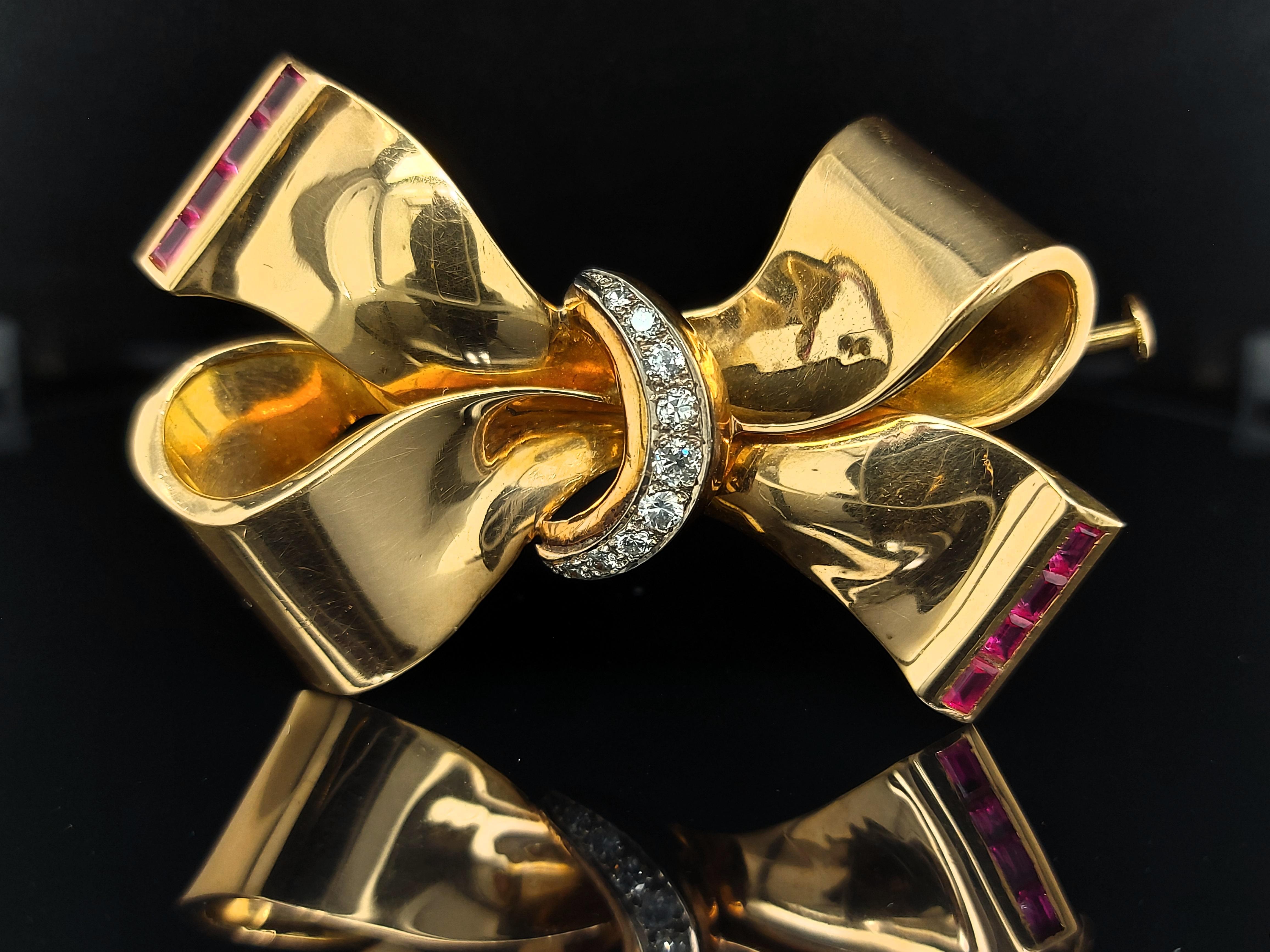 18 Karat Shiny Yellow Gold Bow / Ribbon Brooch Set with Diamonds and Rubies For Sale 4