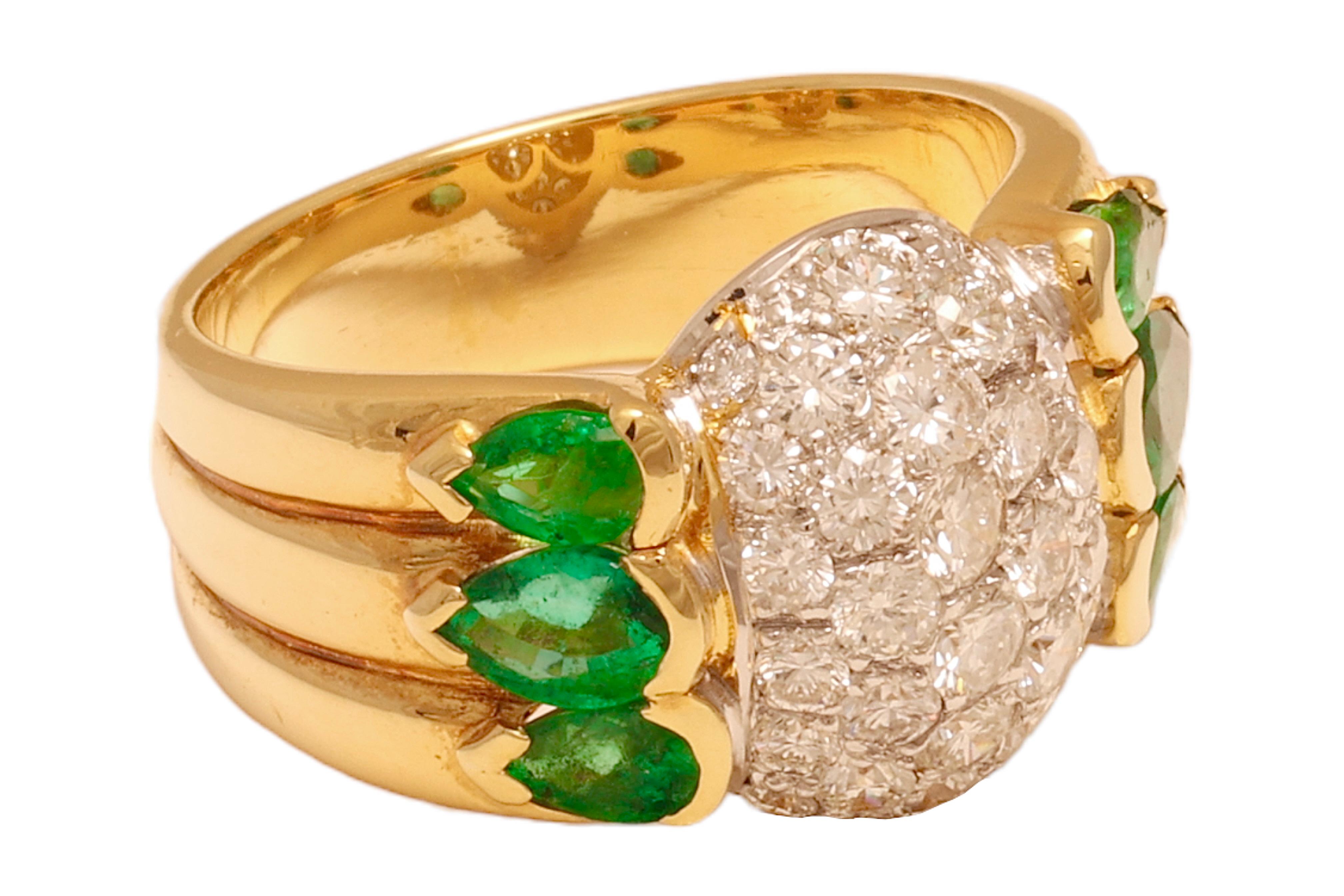 18 kt. Solid Gold Ring with 2.36 ct. Diamonds and 2 ct. Emerald In Excellent Condition For Sale In Antwerp, BE