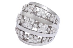 18 Kt Solid White Gold 3.58 Ct Diamonds Flower Ring