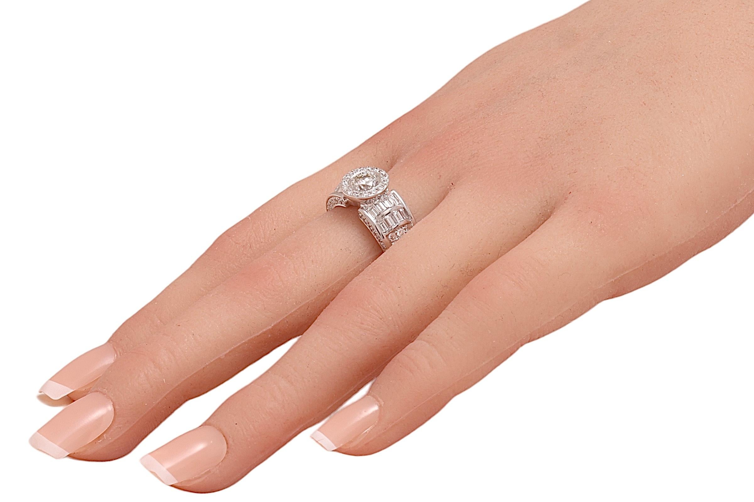 18 Kt Solitaire Round Brilliant & Baguette Cut Diamond Engagement Ring , 3.35 Ct For Sale 4