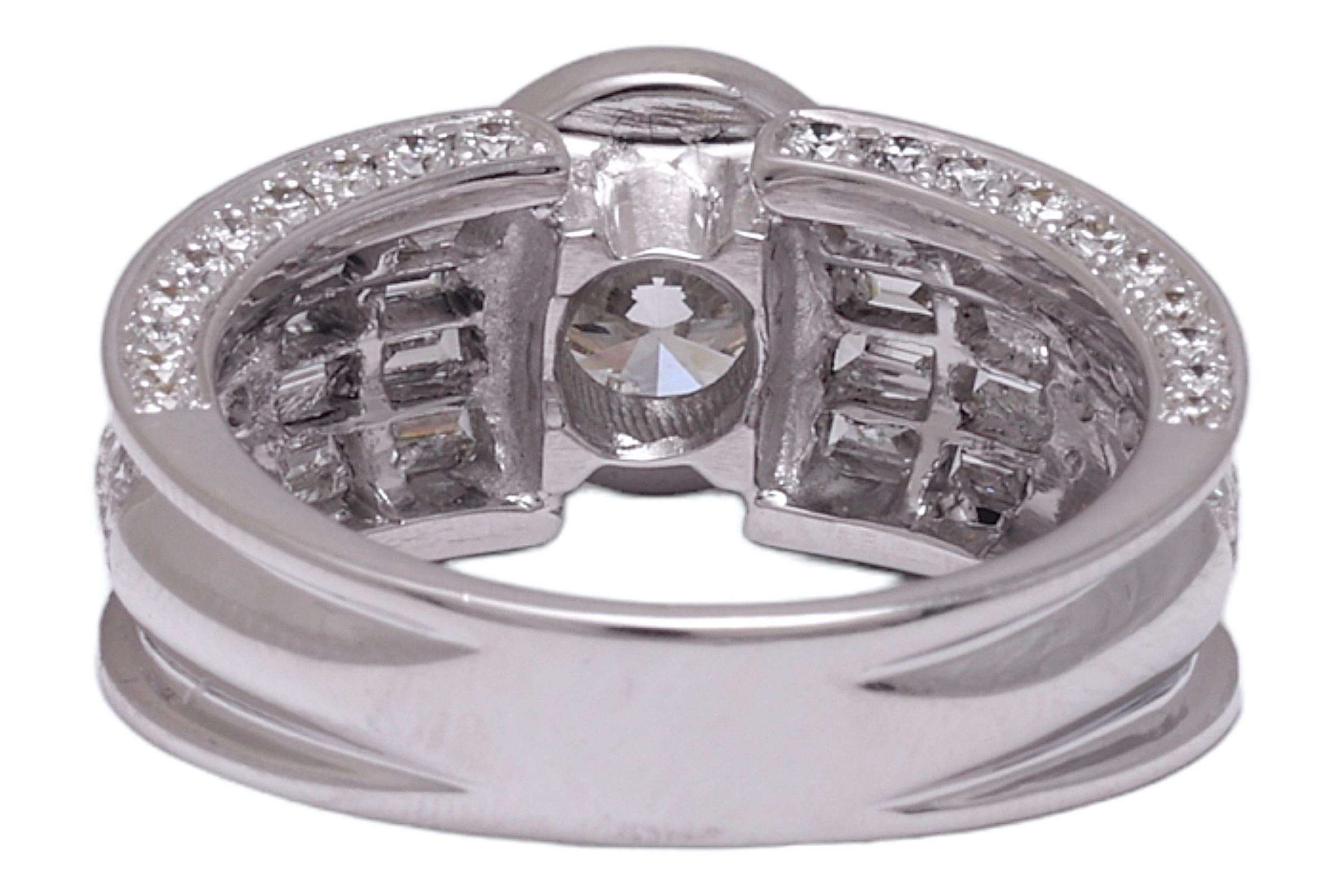 18 Kt Solitaire Round Brilliant & Baguette Cut Diamond Engagement Ring , 3.35 Ct For Sale 1