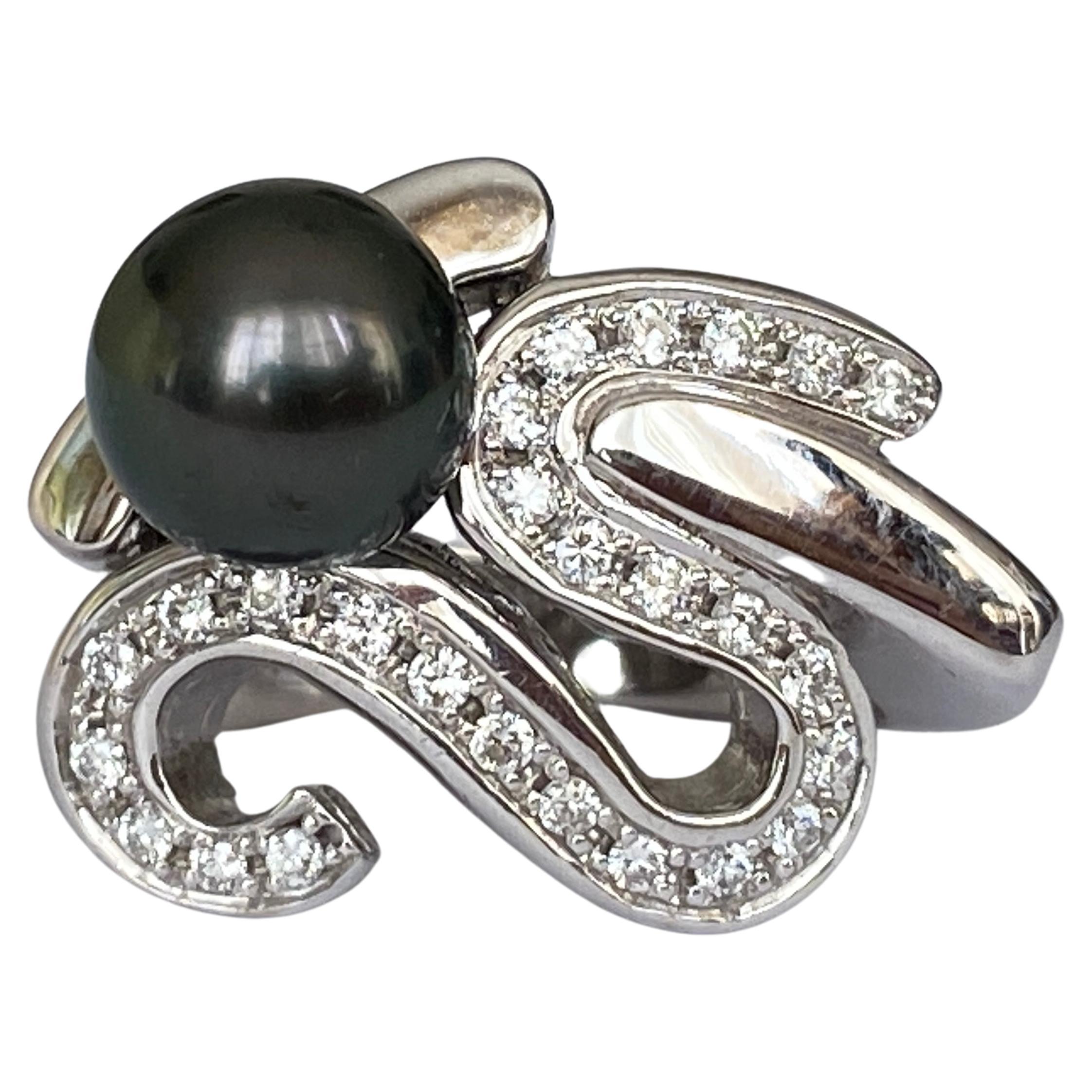 18 Kt. Tahiti-Perlen, Weißgold-Ring mit Diamanten