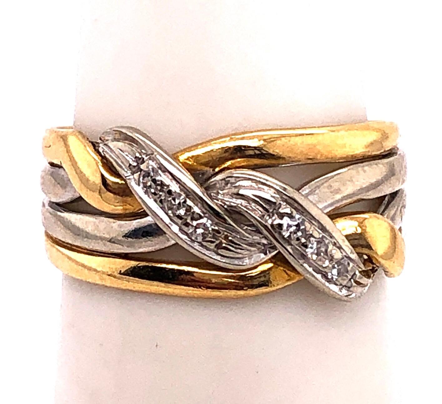 Modern 18 Karat Two-Tone Gold and Diamond Twist Wedding Fashion Ring 0.18 TDW For Sale
