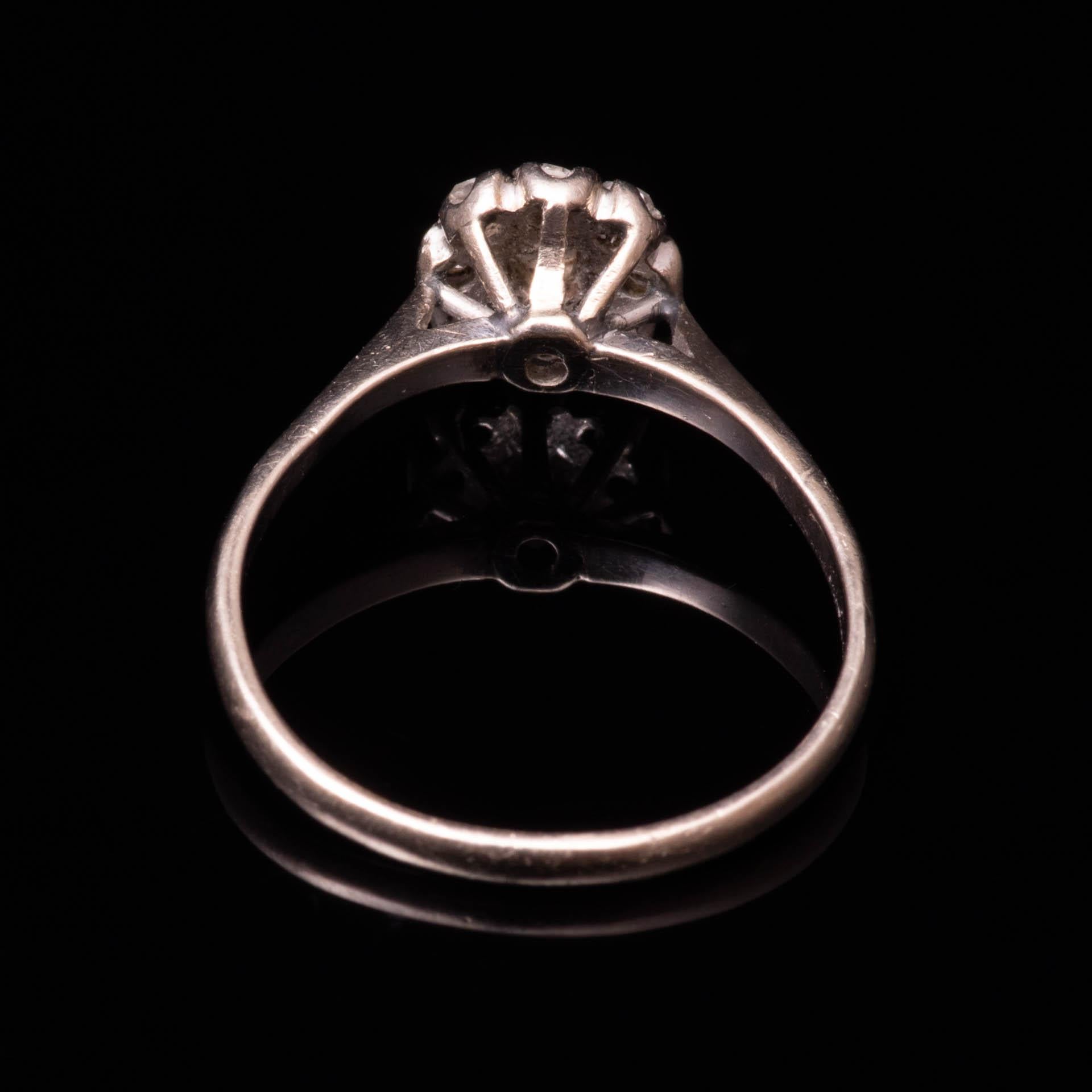 18 kt. White Gold 0.50 ct Diamond Cluster Ring In Good Condition In Nottingham, GB