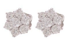 18 Kt White Gold 2 Ct Stud Earrings , Flower Design