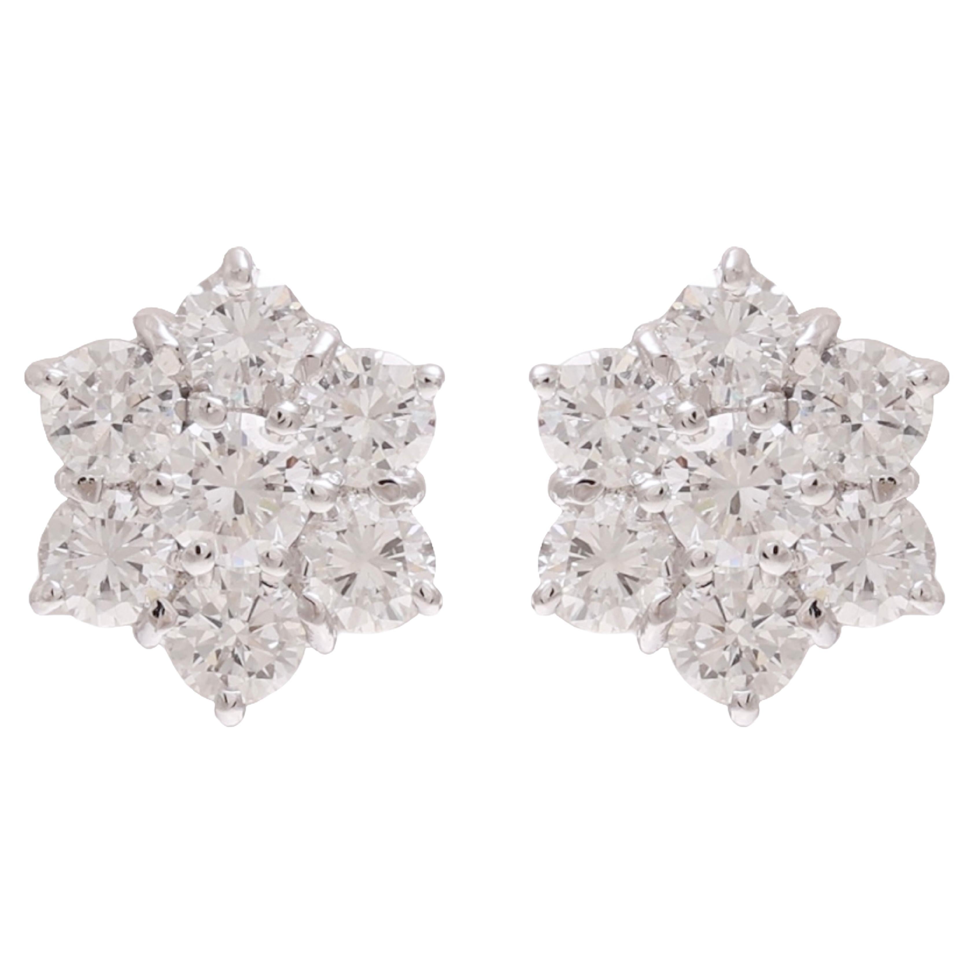 18 Kt White Gold 2 Ct Stud Earrings , Flower Design
