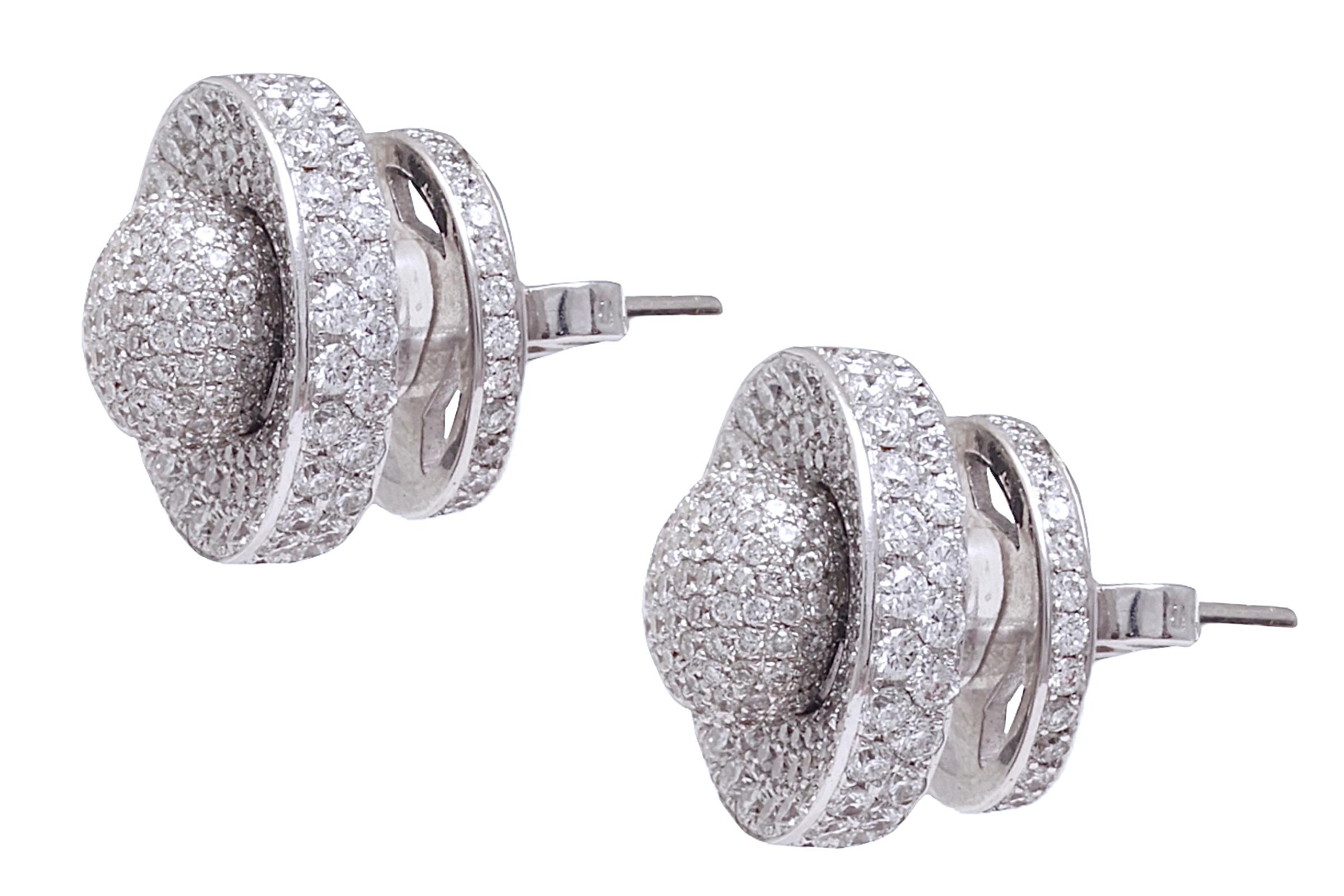 18 kt. White Gold 2 in 1 Stud Earrings With 4.08 ct. Diamonds, Amazing Piece!  For Sale 1