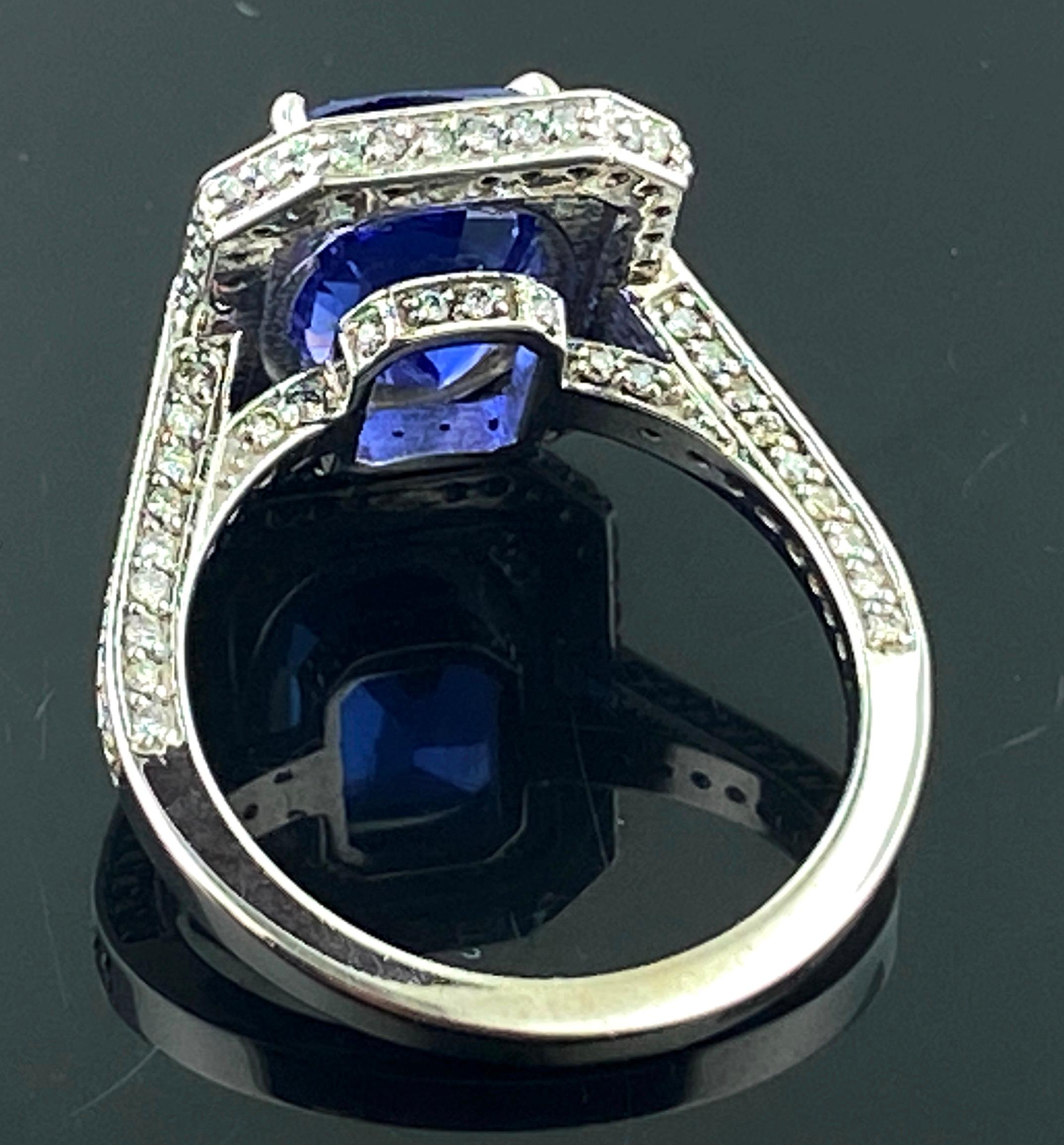 18 Kt White Gold 4.21 Carat Tanzanite and Diamond Ring In Excellent Condition For Sale In Palm Desert, CA