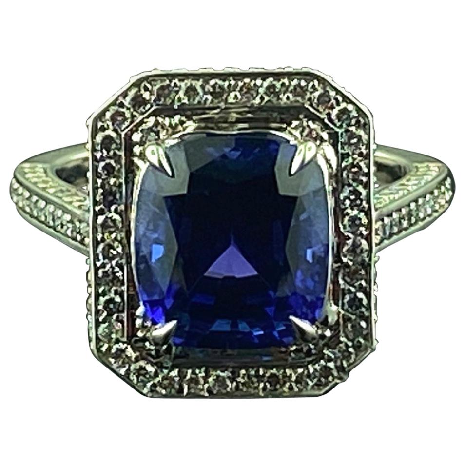 18 Kt White Gold 4.21 Carat Tanzanite and Diamond Ring For Sale