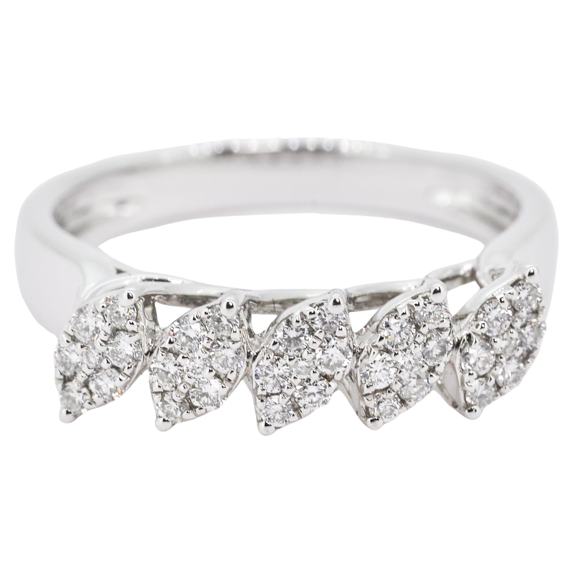 18 KT White Gold 5 Stone Cluster Diamonds Engagement Ring For Sale