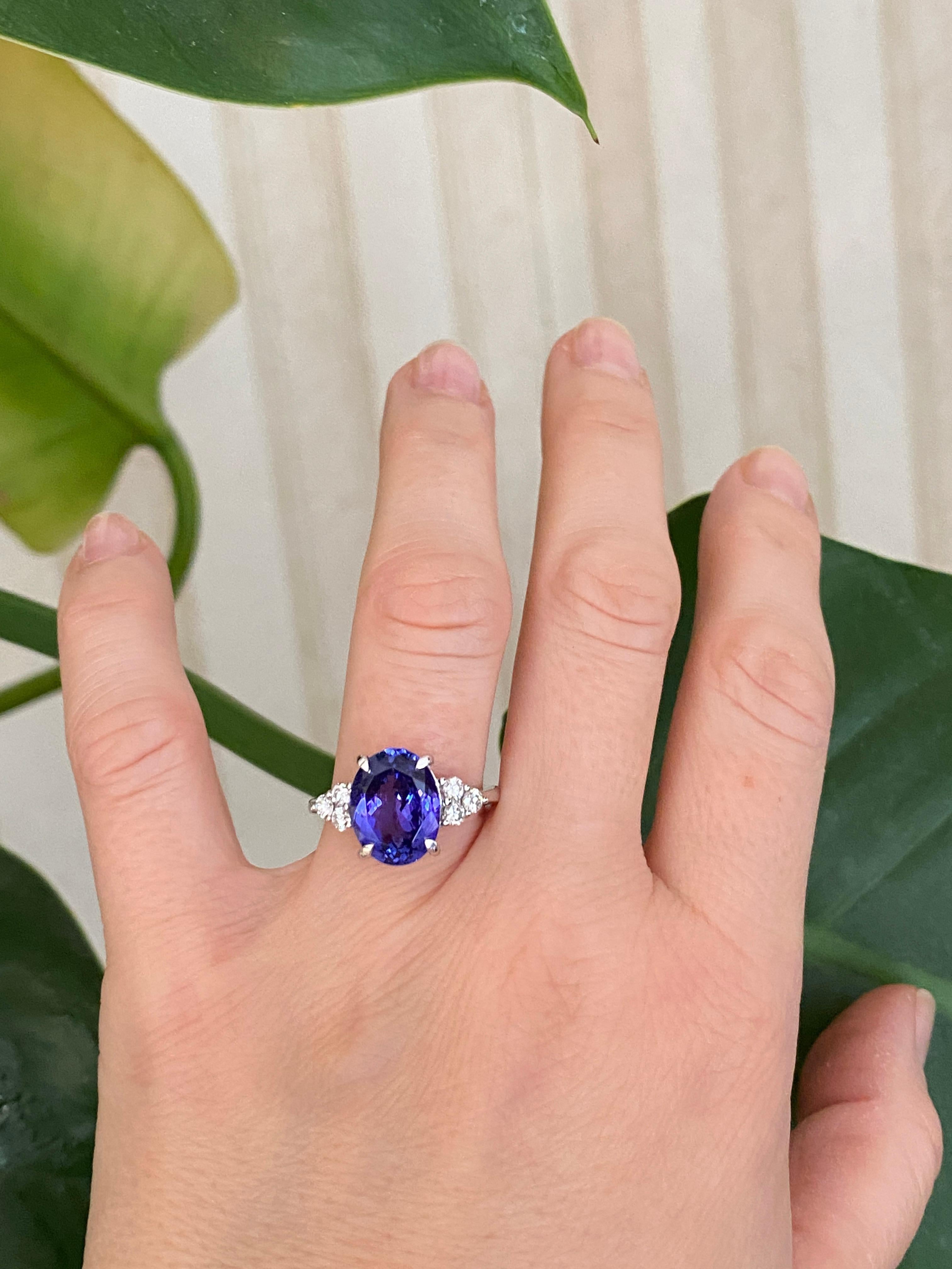 18 kt Weißgold 6,00 Karat Tansanit und Diamant Cocktail-Ring 5