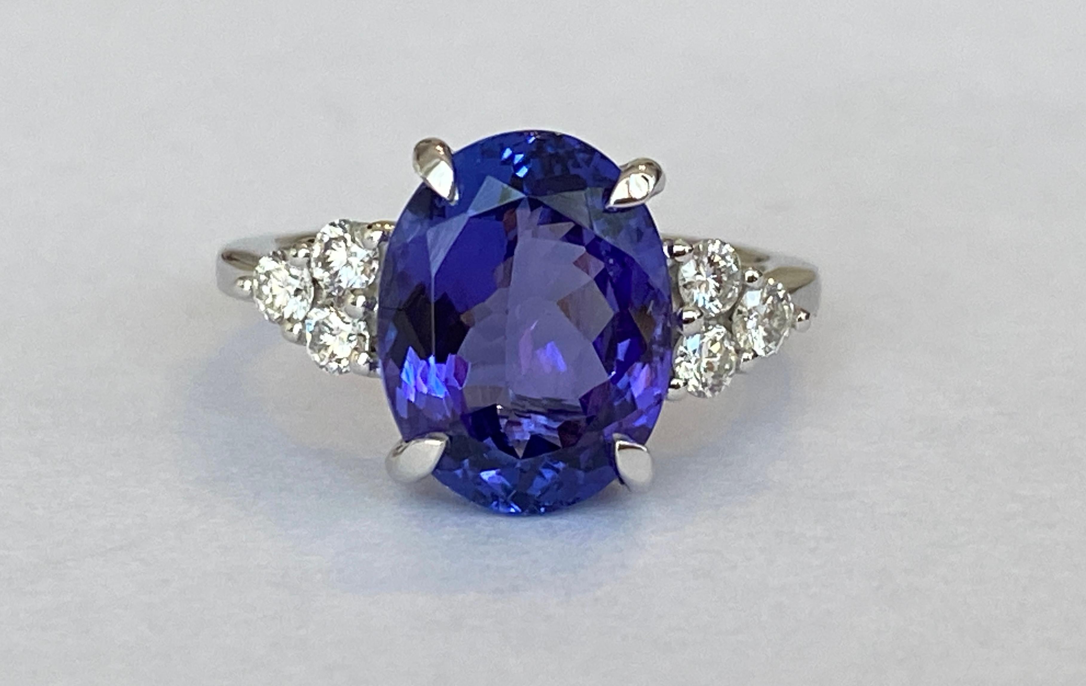 18 kt Weißgold 6,00 Karat Tansanit und Diamant Cocktail-Ring (Zeitgenössisch)