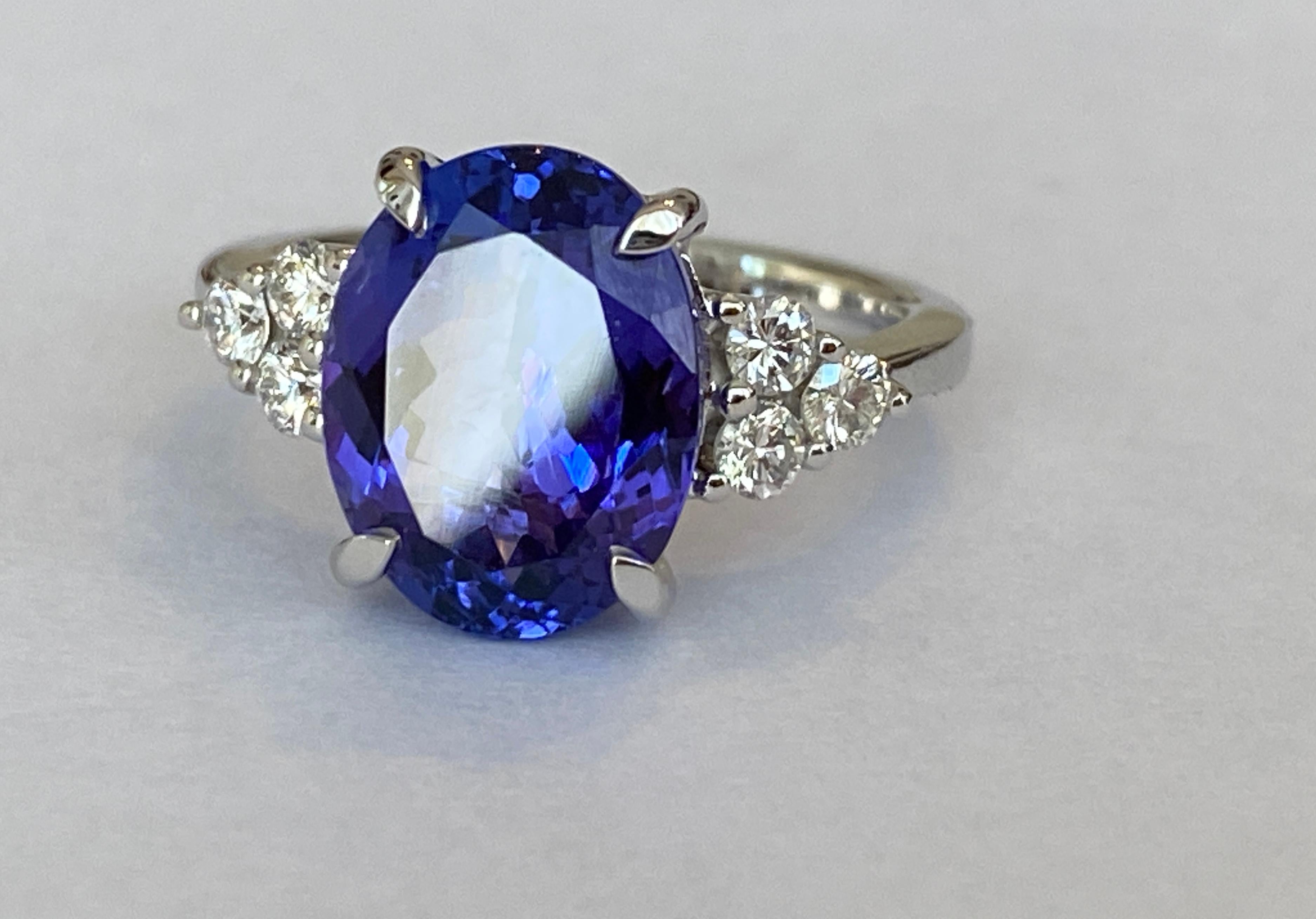 18 kt Weißgold 6,00 Karat Tansanit und Diamant Cocktail-Ring Damen