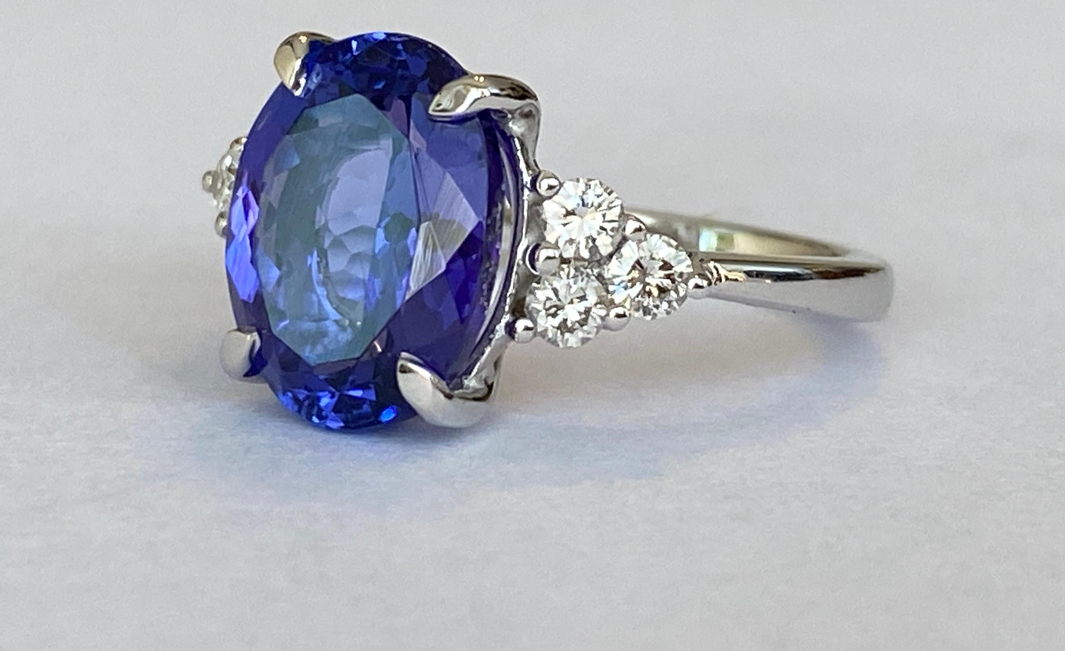 18 kt Weißgold 6,00 Karat Tansanit und Diamant Cocktail-Ring 1