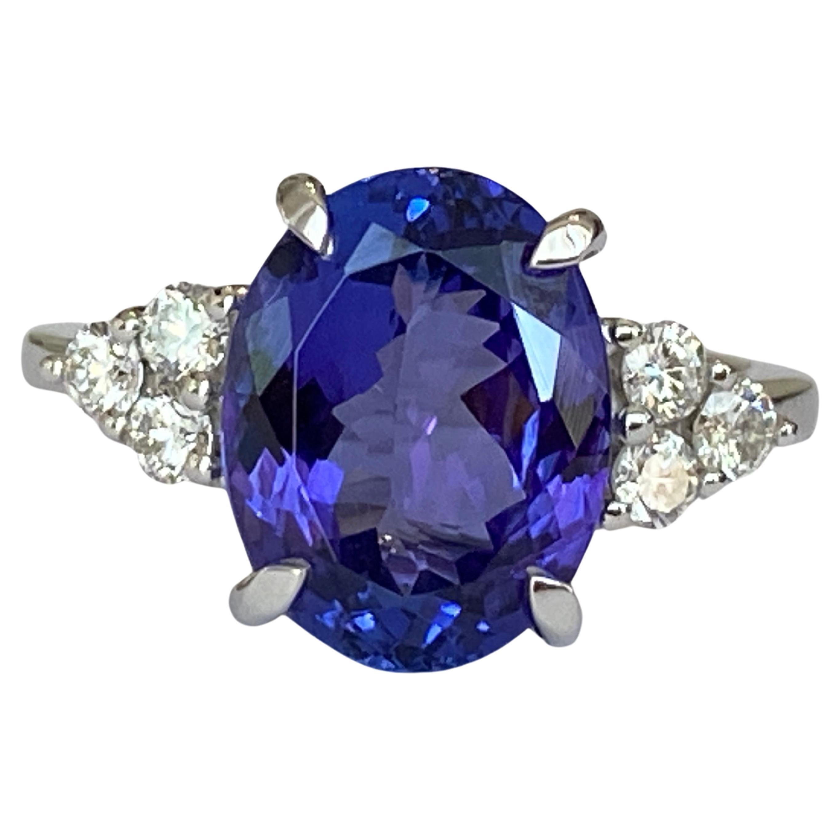 18 kt white gold 6.00 ct Tanzanite and Diamond Cocktail Ring