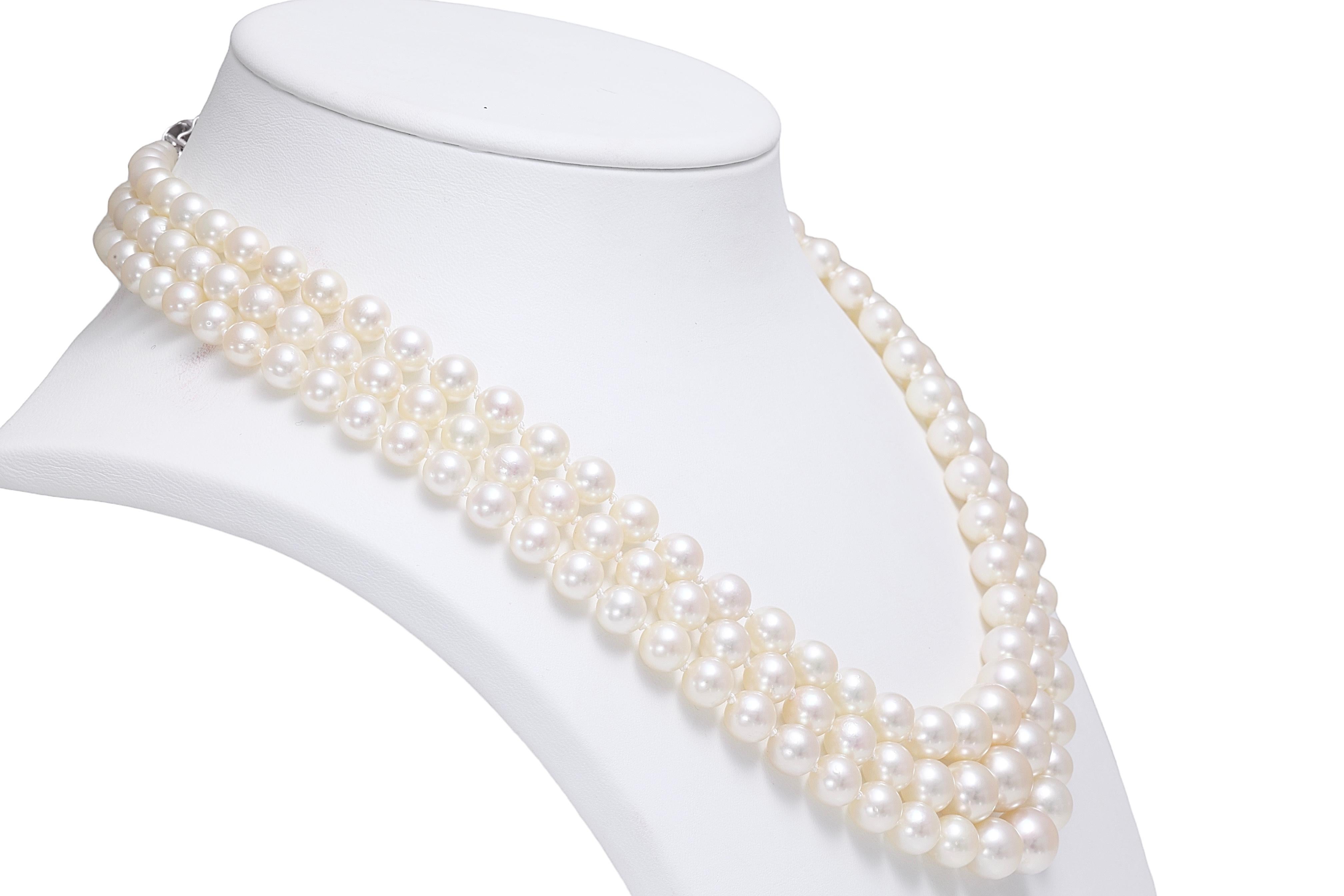 18 kt. White Gold Akoya Degradé Pearls and Diamonds 3 Strand Necklace For Sale 5