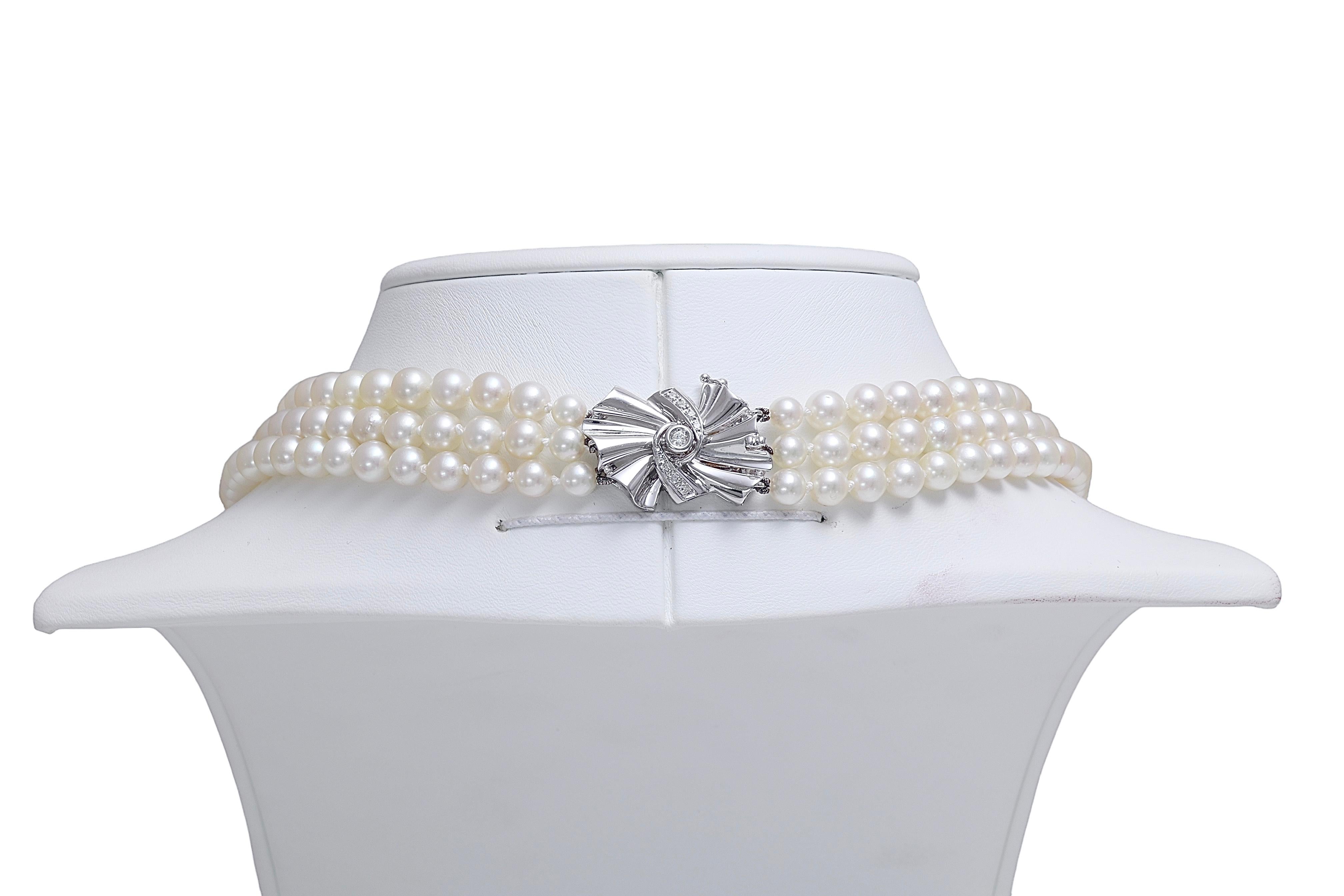 18 kt. Weißgold Akoya Degradé-Perlen und Diamanten 3-Strang-Halskette im Angebot 6