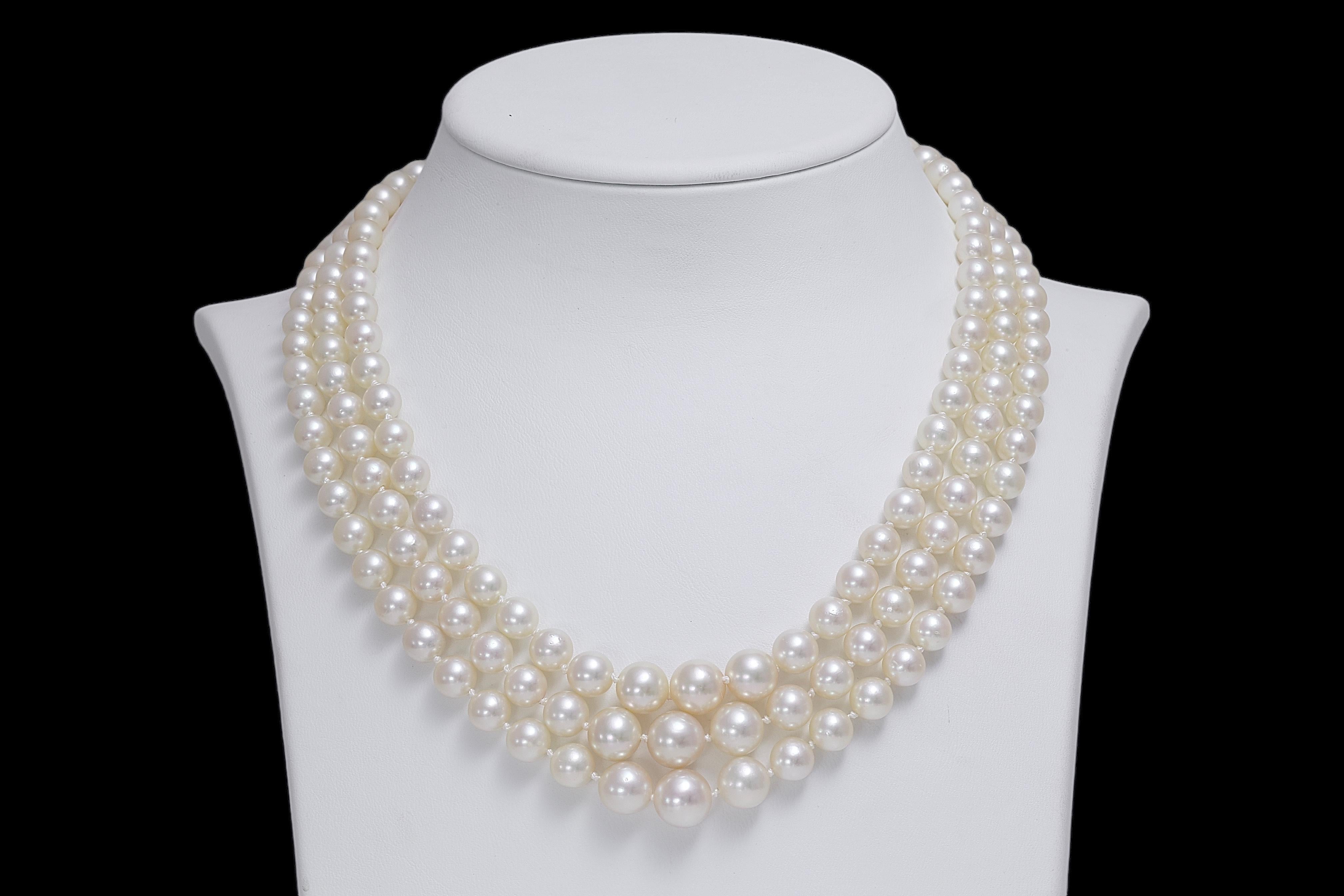 18 kt. White Gold Akoya Degradé Pearls and Diamonds 3 Strand Necklace For Sale 2