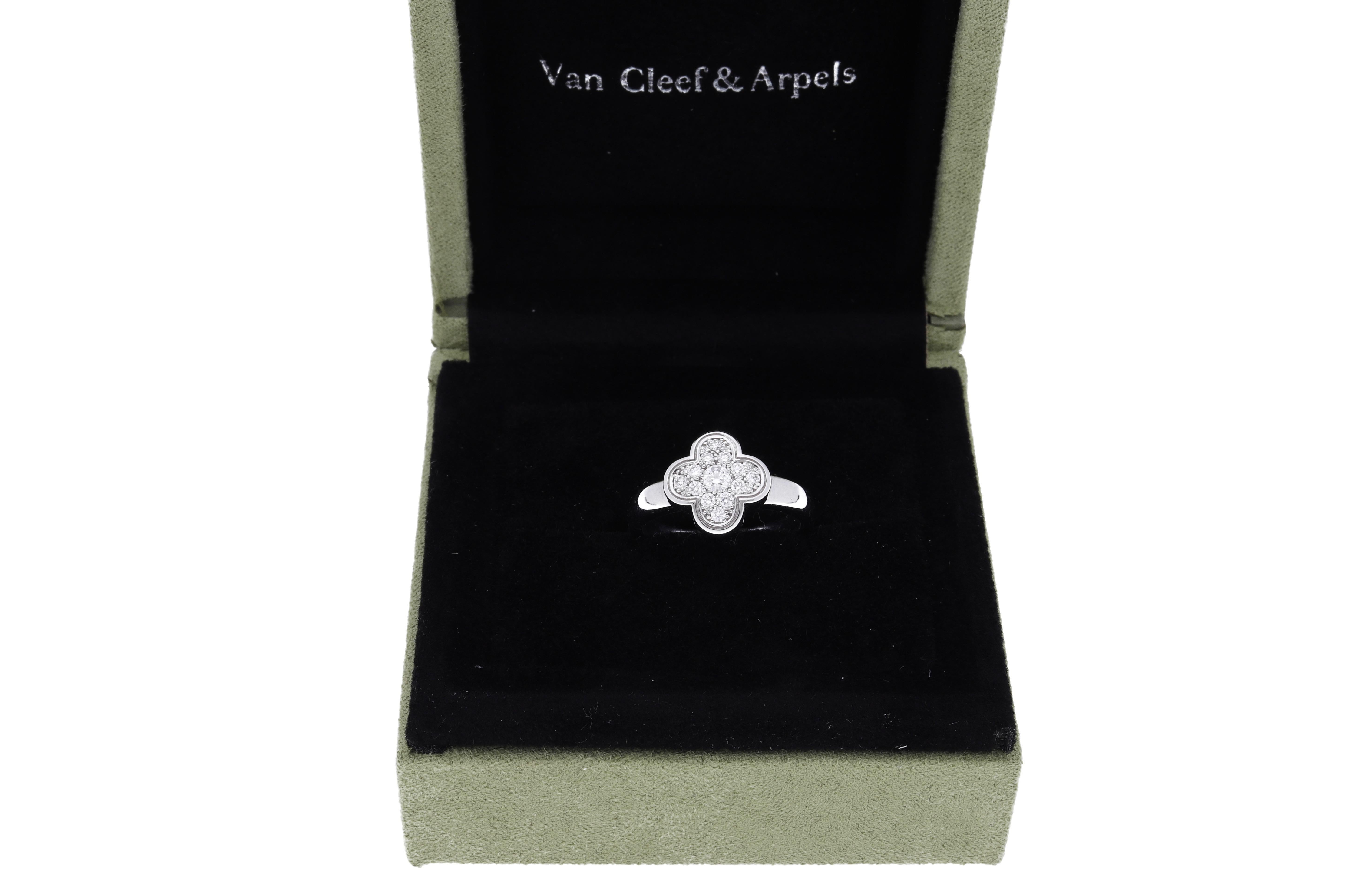 how many carats is van cleef gold