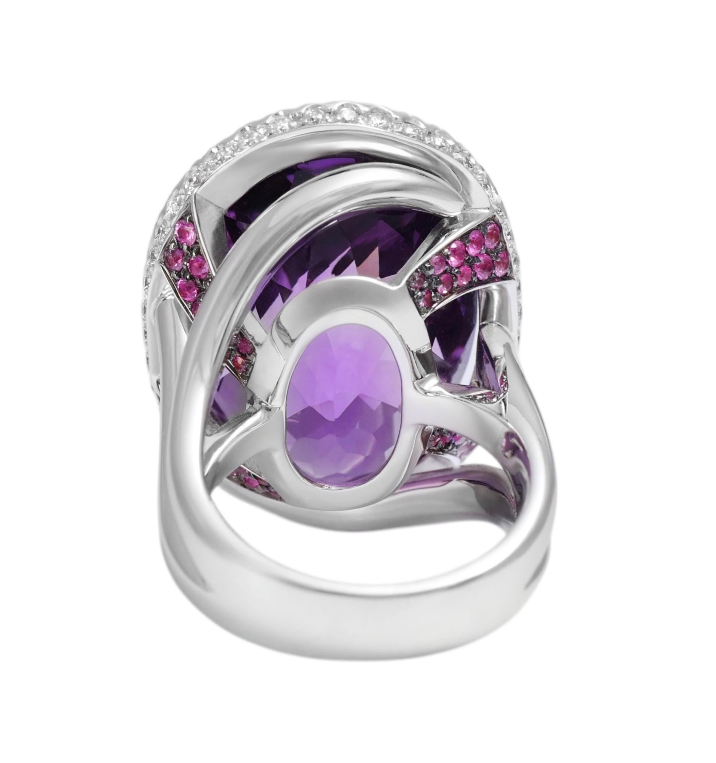 18 Kt Weißgold Amethyst, Saphir & Diamant Ring im Angebot 2