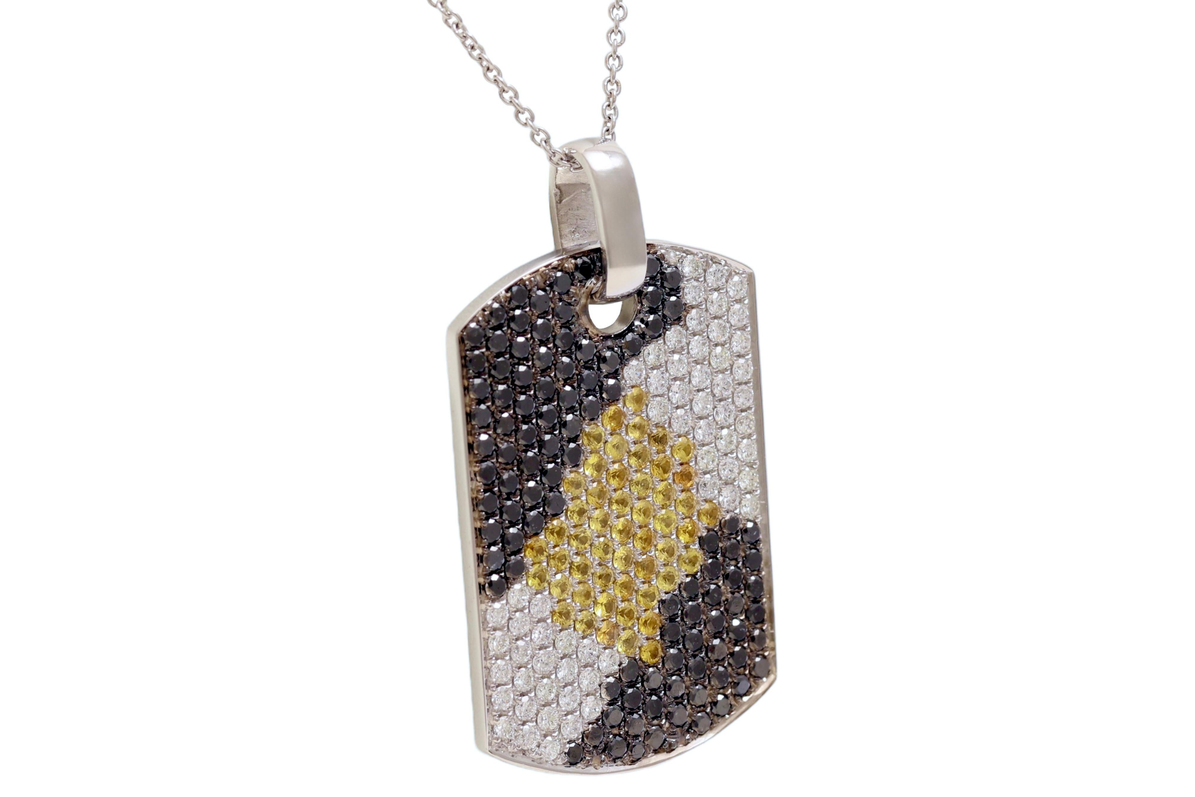 Moderne 18 kt. Pendentif amulule en or blanc, 3,22 carats Diamants et 1,02 ct. Saphir jaune en vente
