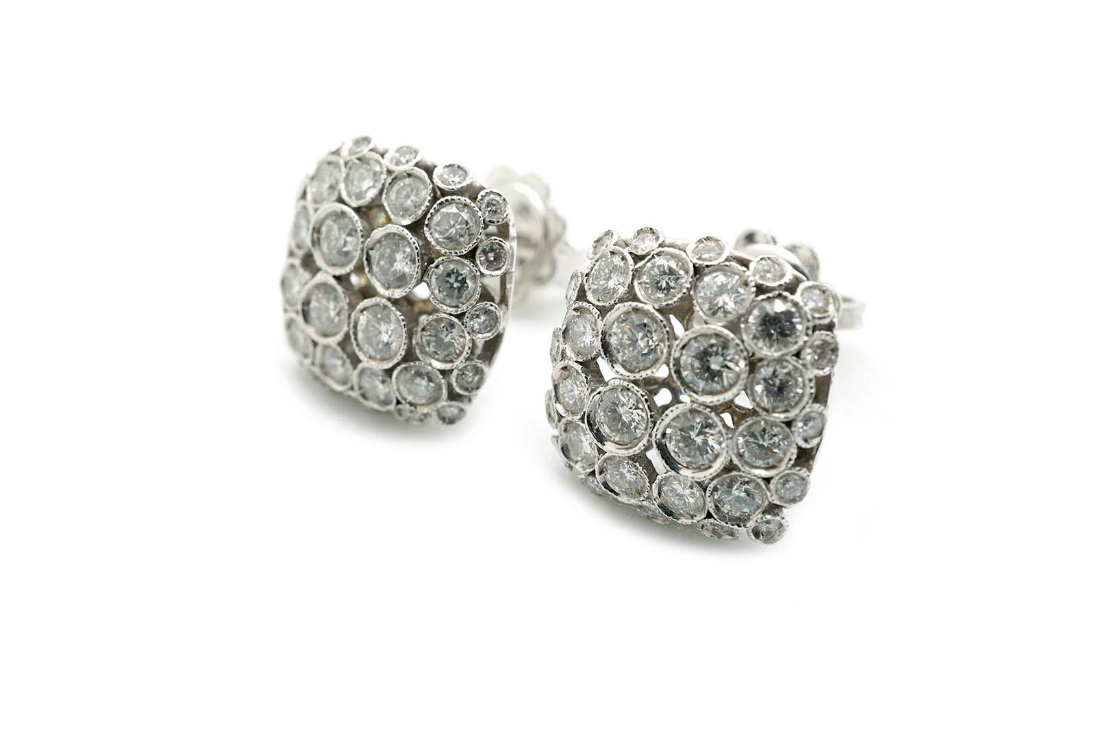 18 Kt White Gold and Diamonds Deco Style Stud Earrings In New Condition For Sale In Cattolica, IT