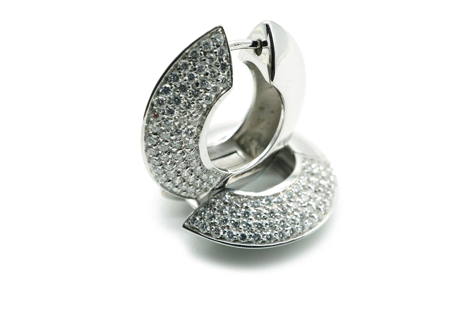 Brilliant Cut 18 Kt White Gold and Diamonds Disc Shaped Hoop Earrings For Sale