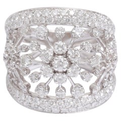 Bague artisanale en or blanc 18 carats avec fleurs en diamant