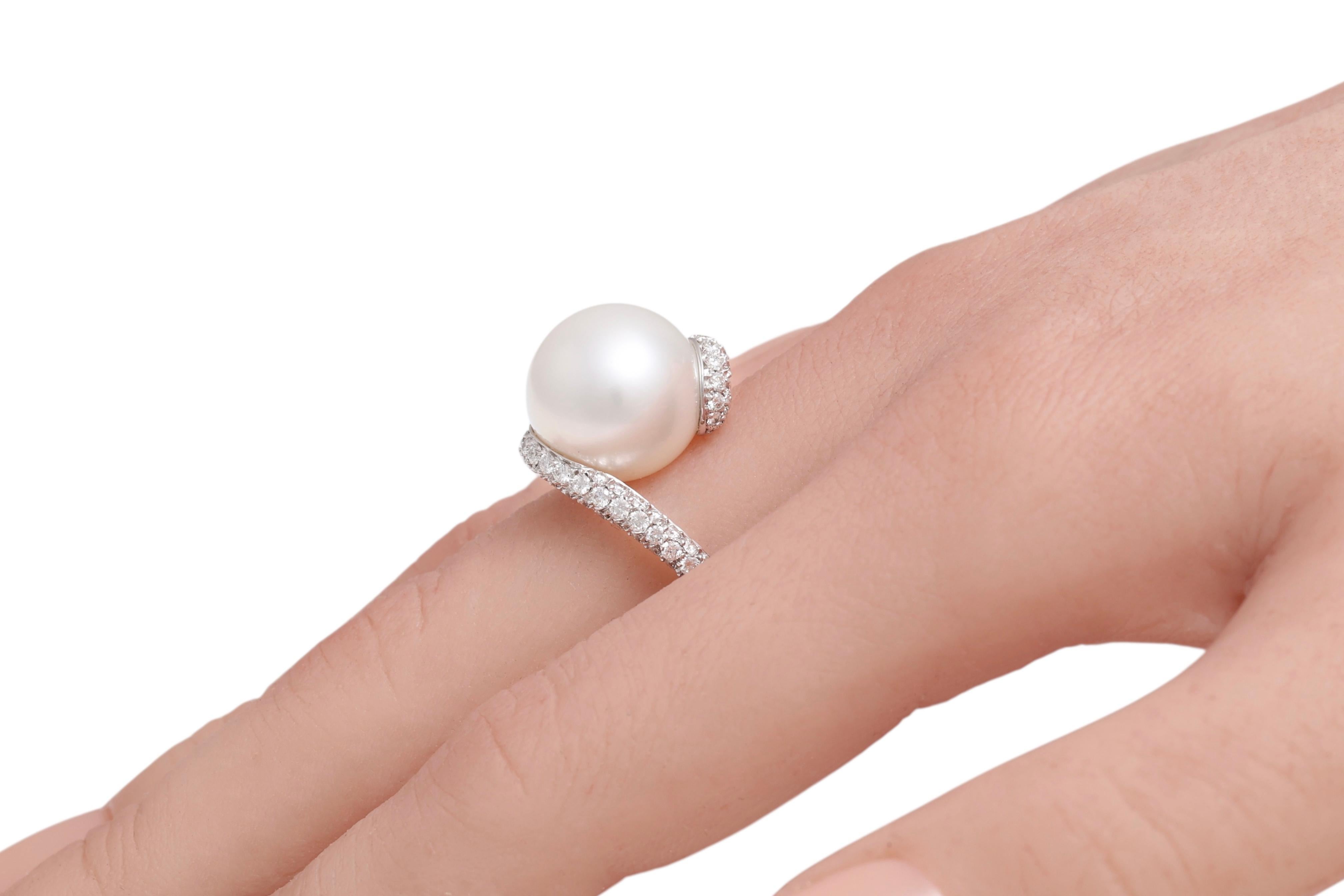 18 Kt White Gold Big South Sea Pearl & Diamond Ring For Sale 8