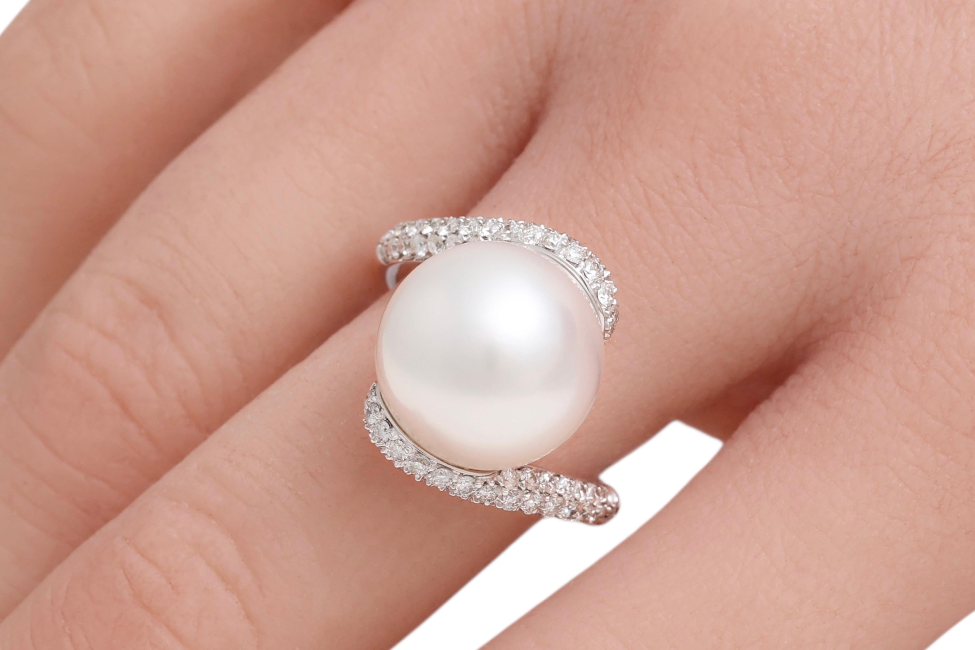 18 Kt White Gold Big South Sea Pearl & Diamond Ring For Sale 10