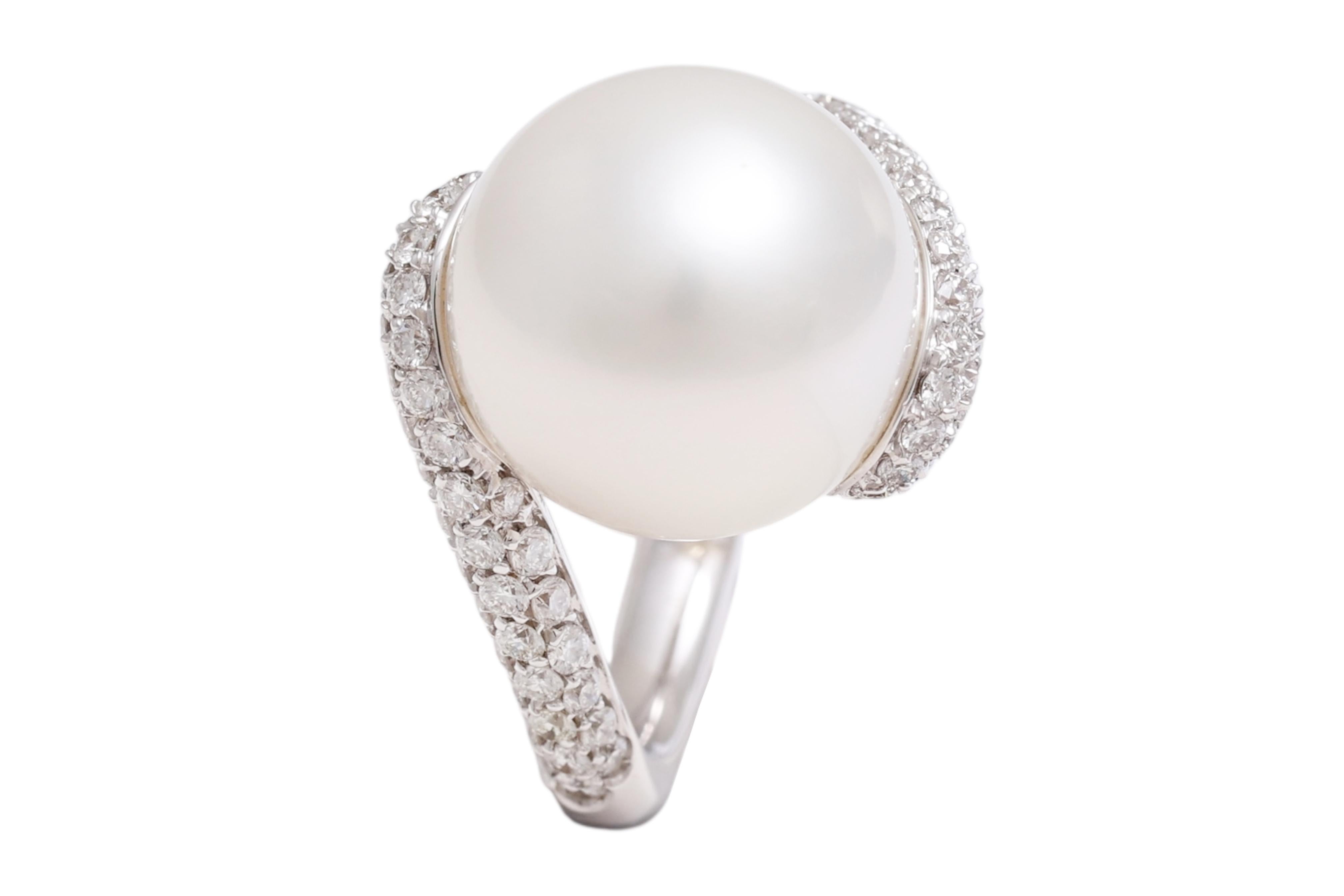 Women's 18 Kt White Gold Big South Sea Pearl & Diamond Ring For Sale