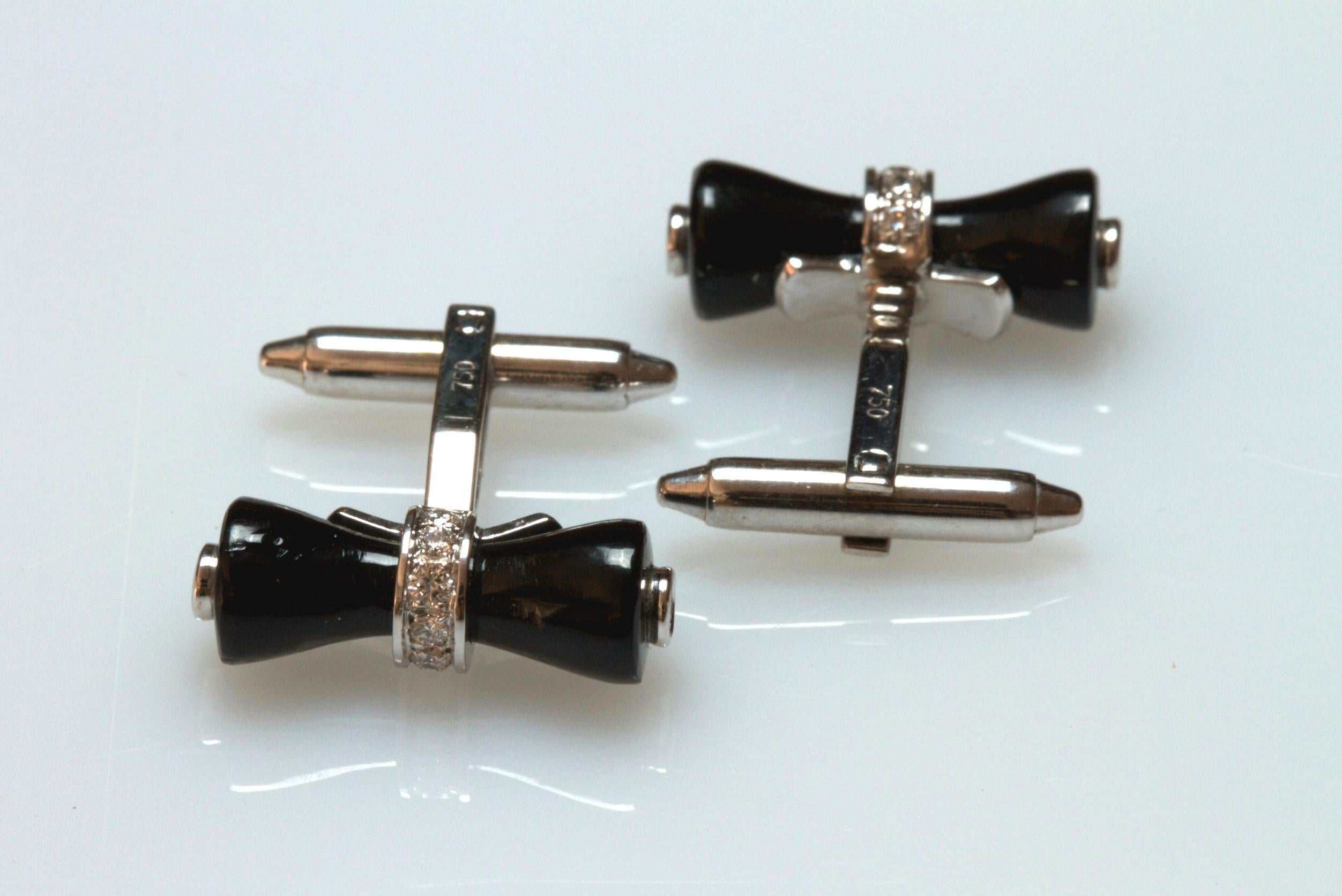 18 Karat White Gold Black Onyx Diamond Cufflinks In New Condition For Sale In Rome, IT