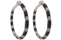 18 Kt White Gold Black & White 3.79 Ct Diamonds Hoop Earrings