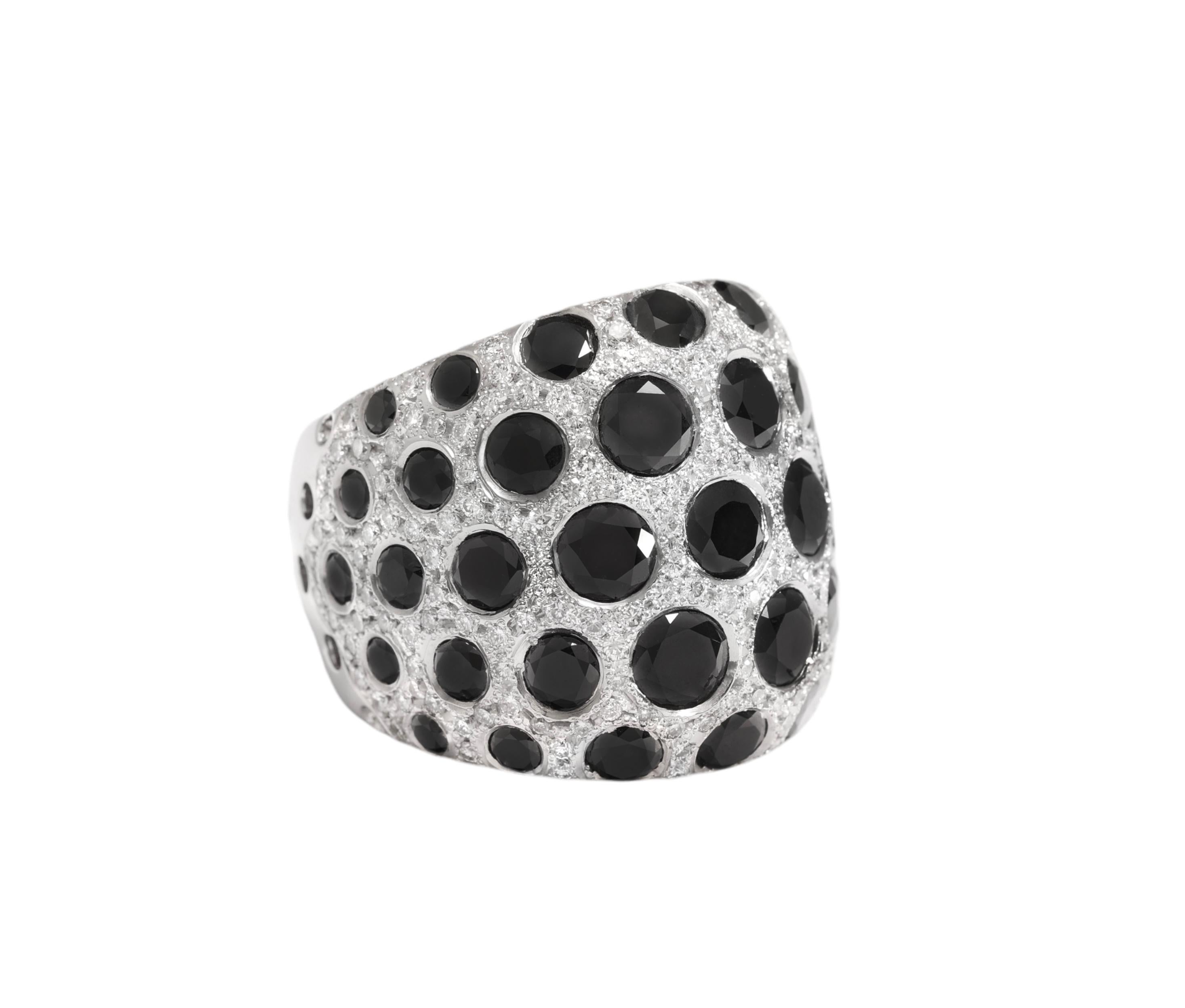 18 Kt White Gold Black & White Diamonds, Total 11.7 Ct In New Condition For Sale In Antwerp, BE